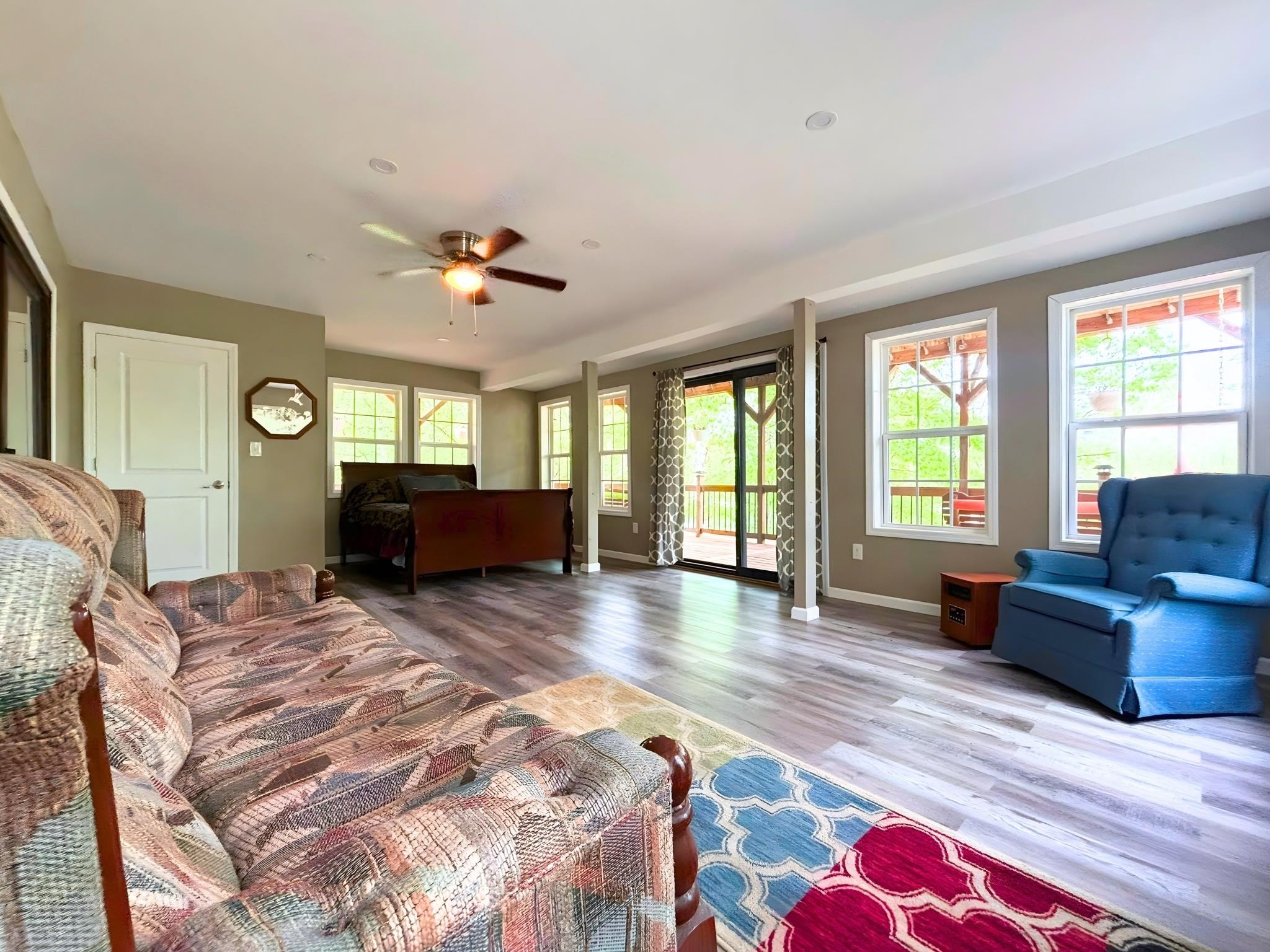 THUNDERBIRD - Residential