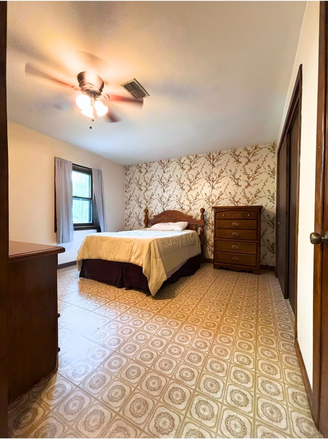 THUNDERBIRD - Residential