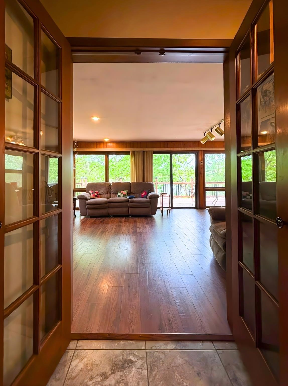 THUNDERBIRD - Residential