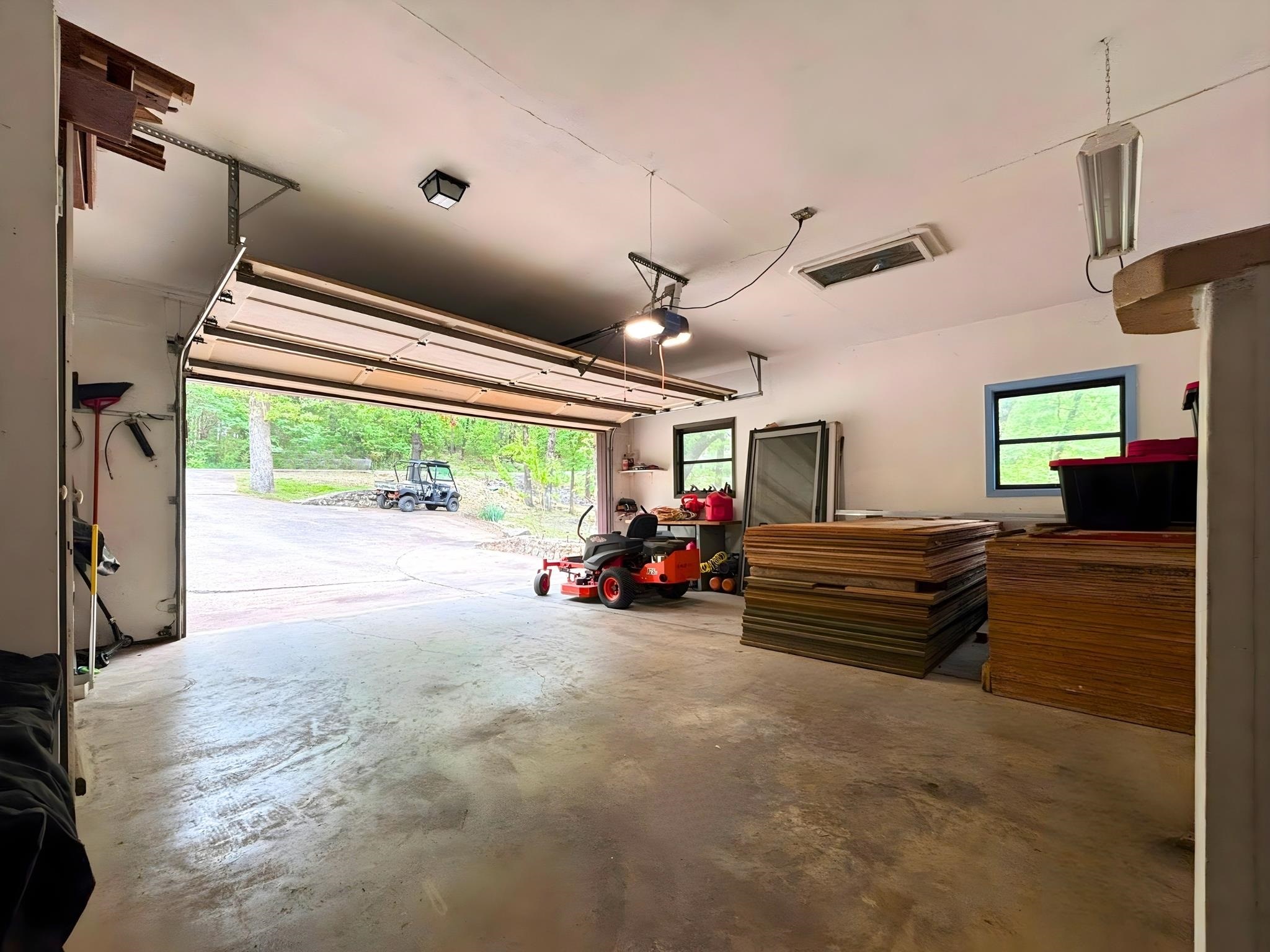 THUNDERBIRD - Residential