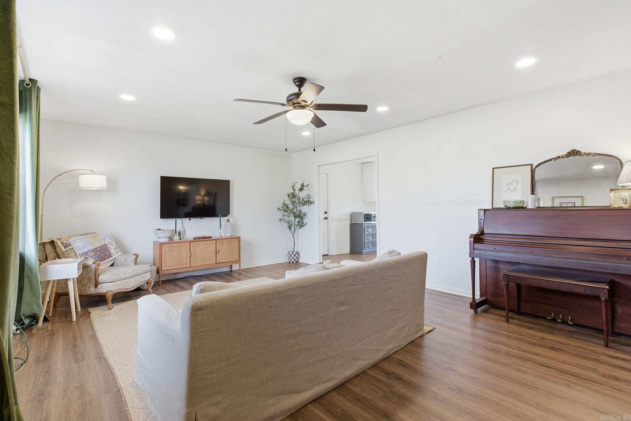 ALTA VISTA - Residential