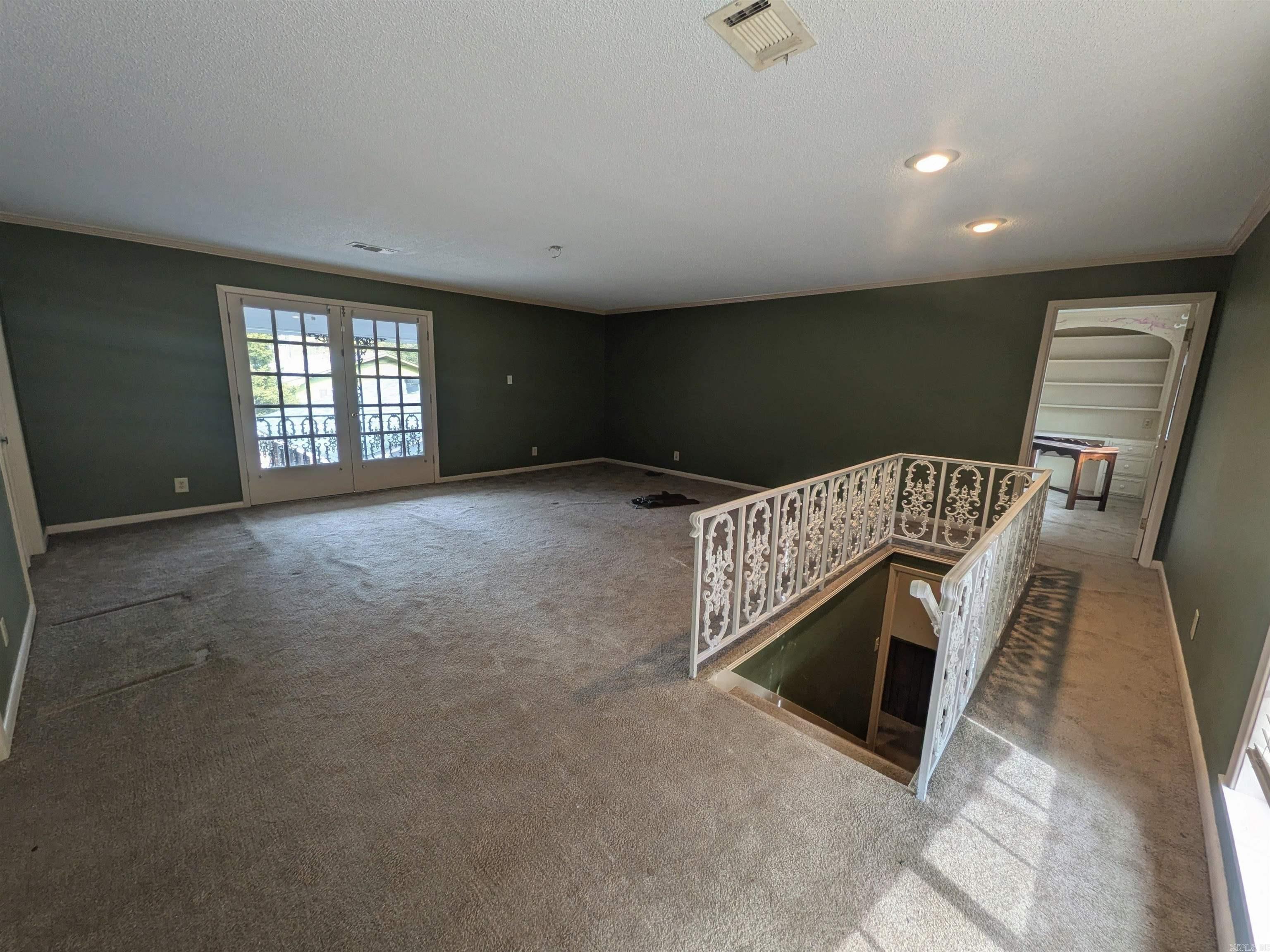 MIKE BERG LAKE - Residential