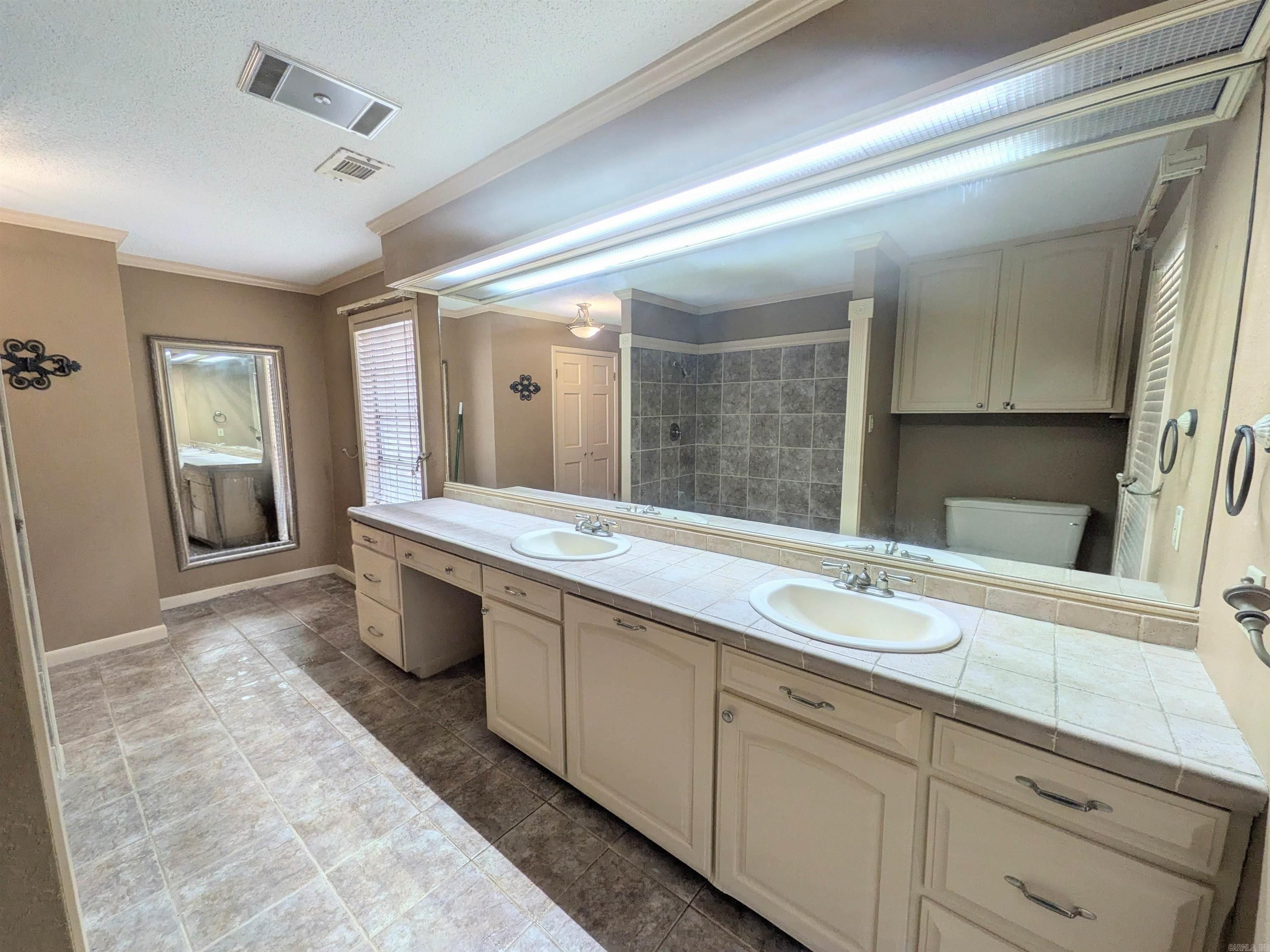 MIKE BERG LAKE - Residential