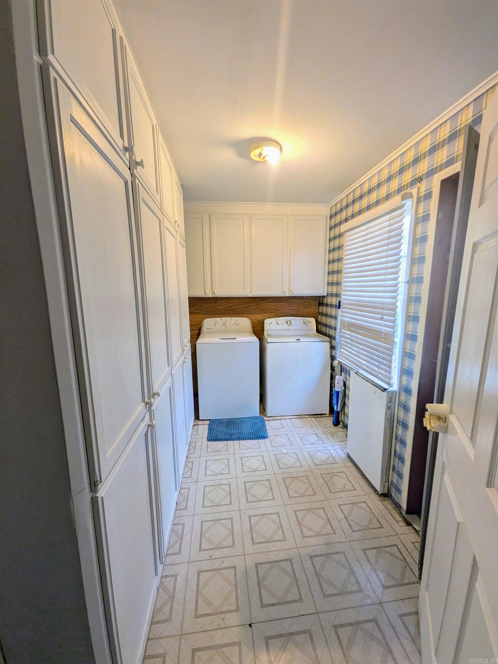 MIKE BERG LAKE - Residential