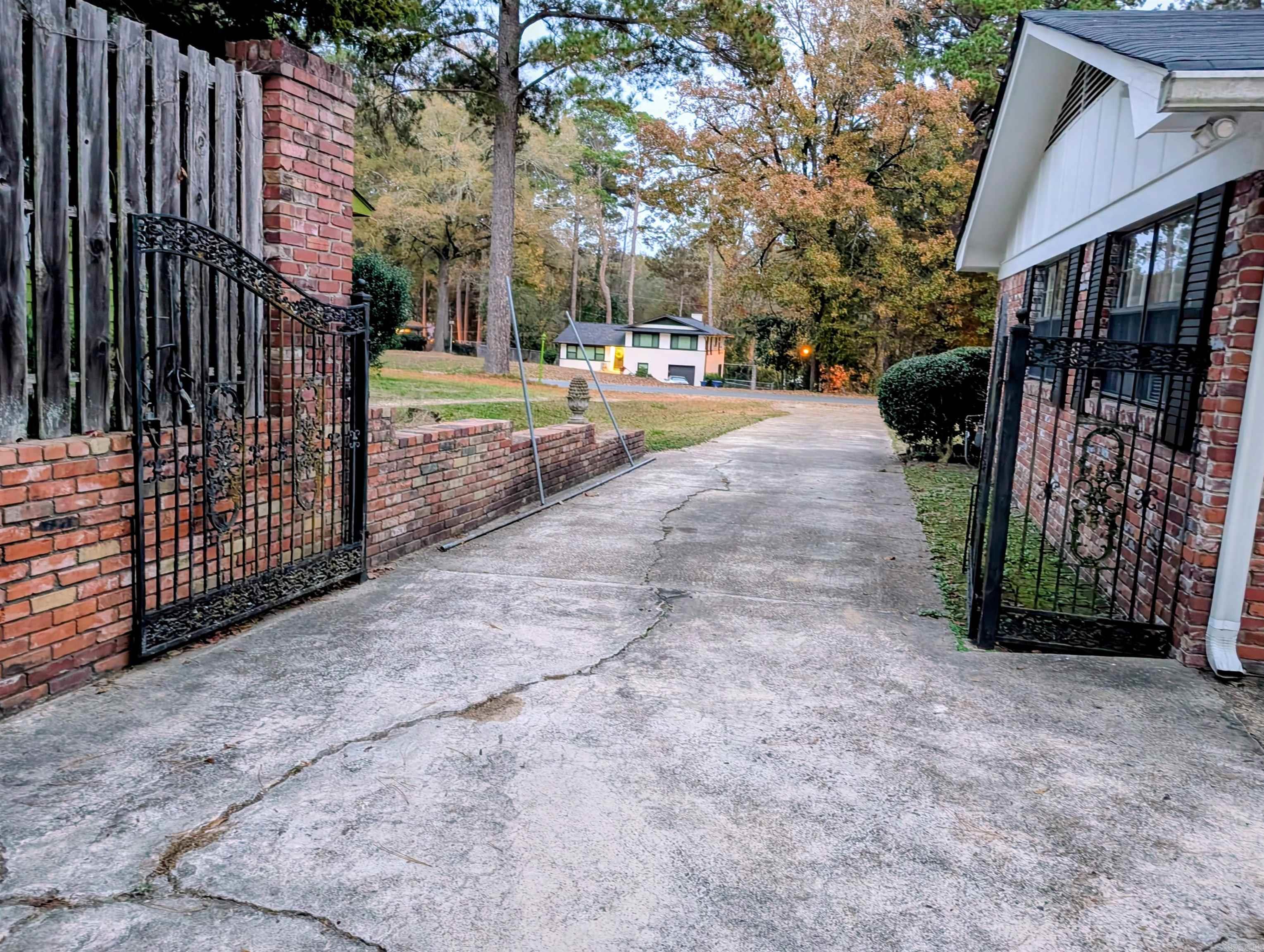 MIKE BERG LAKE - Residential
