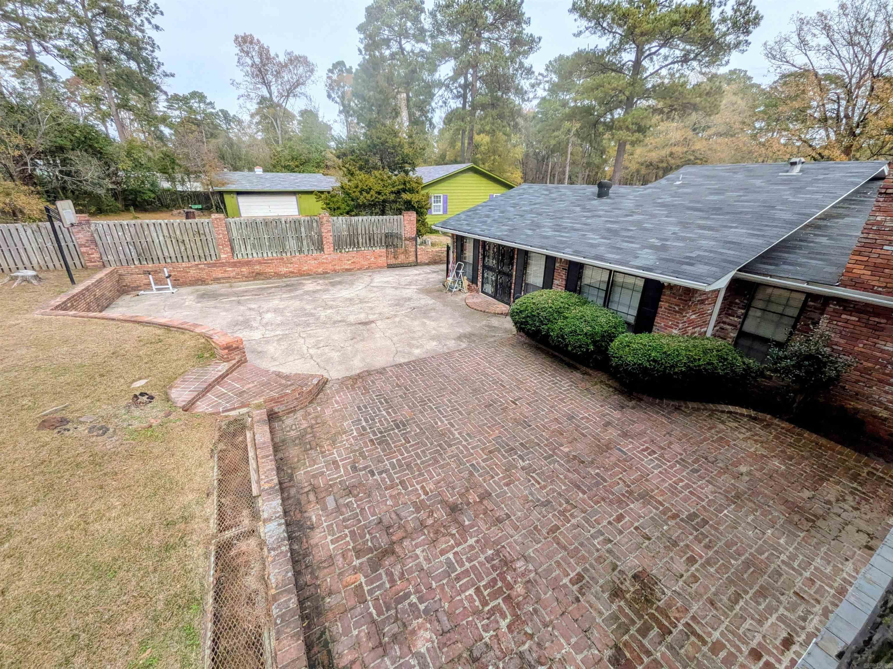 MIKE BERG LAKE - Residential