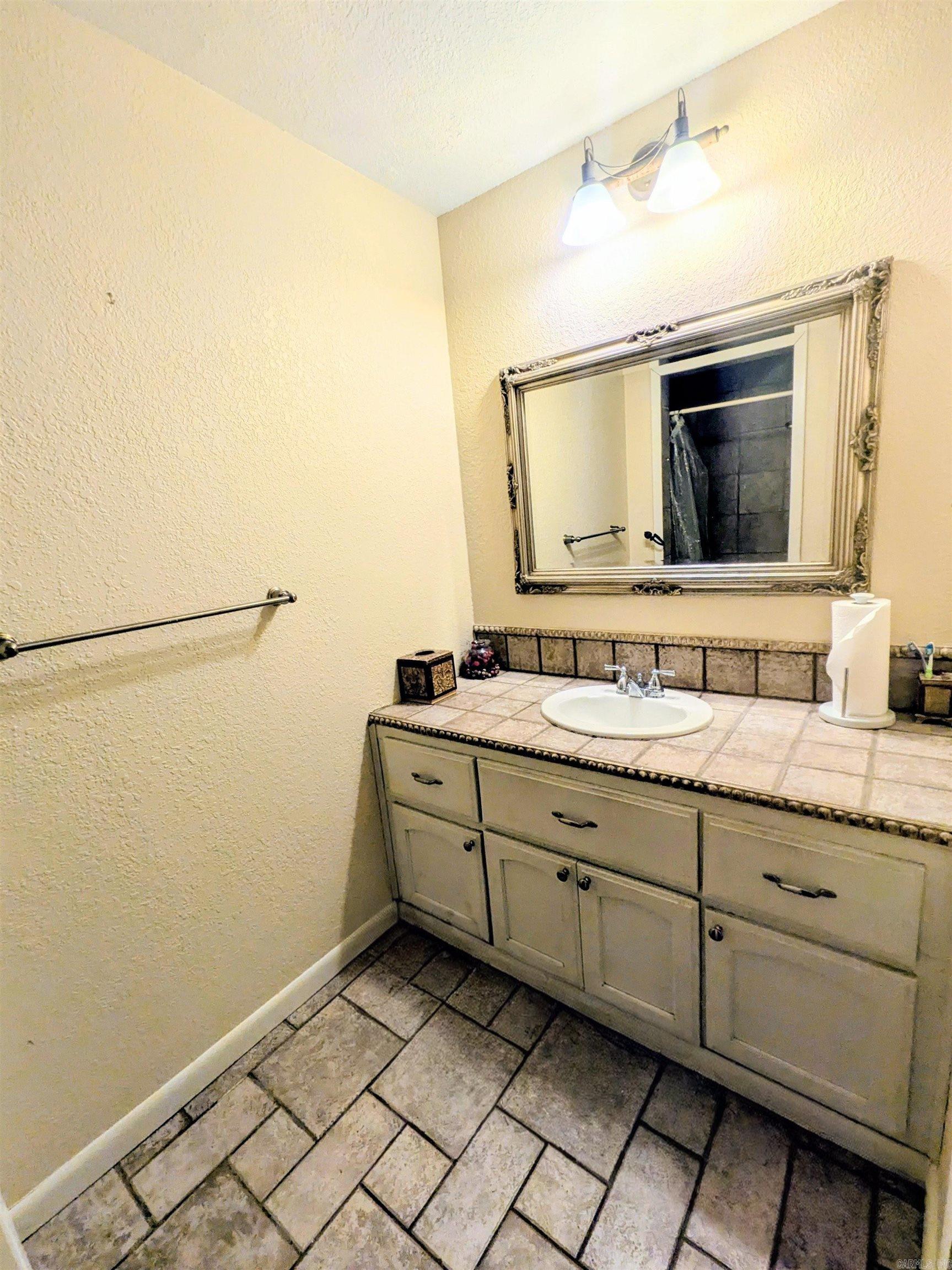 MIKE BERG LAKE - Residential