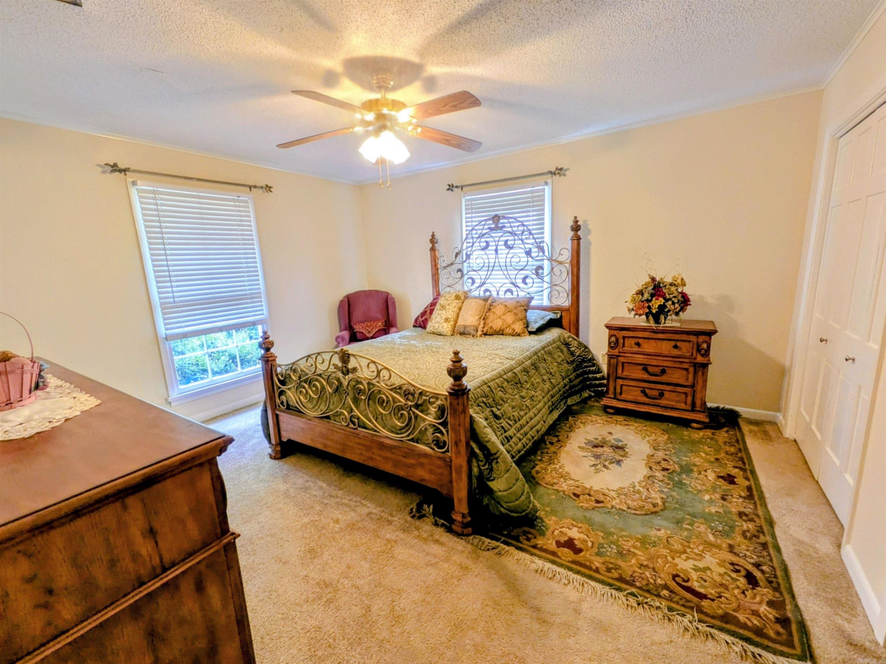 MIKE BERG LAKE - Residential