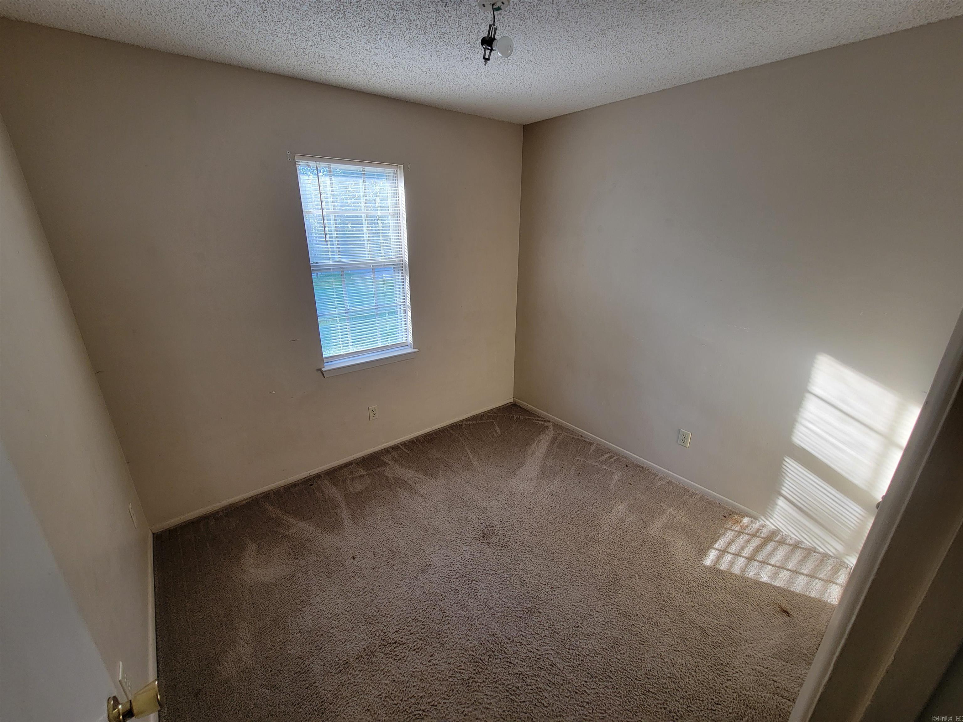 SOUTH BRIARFIELD - Residential