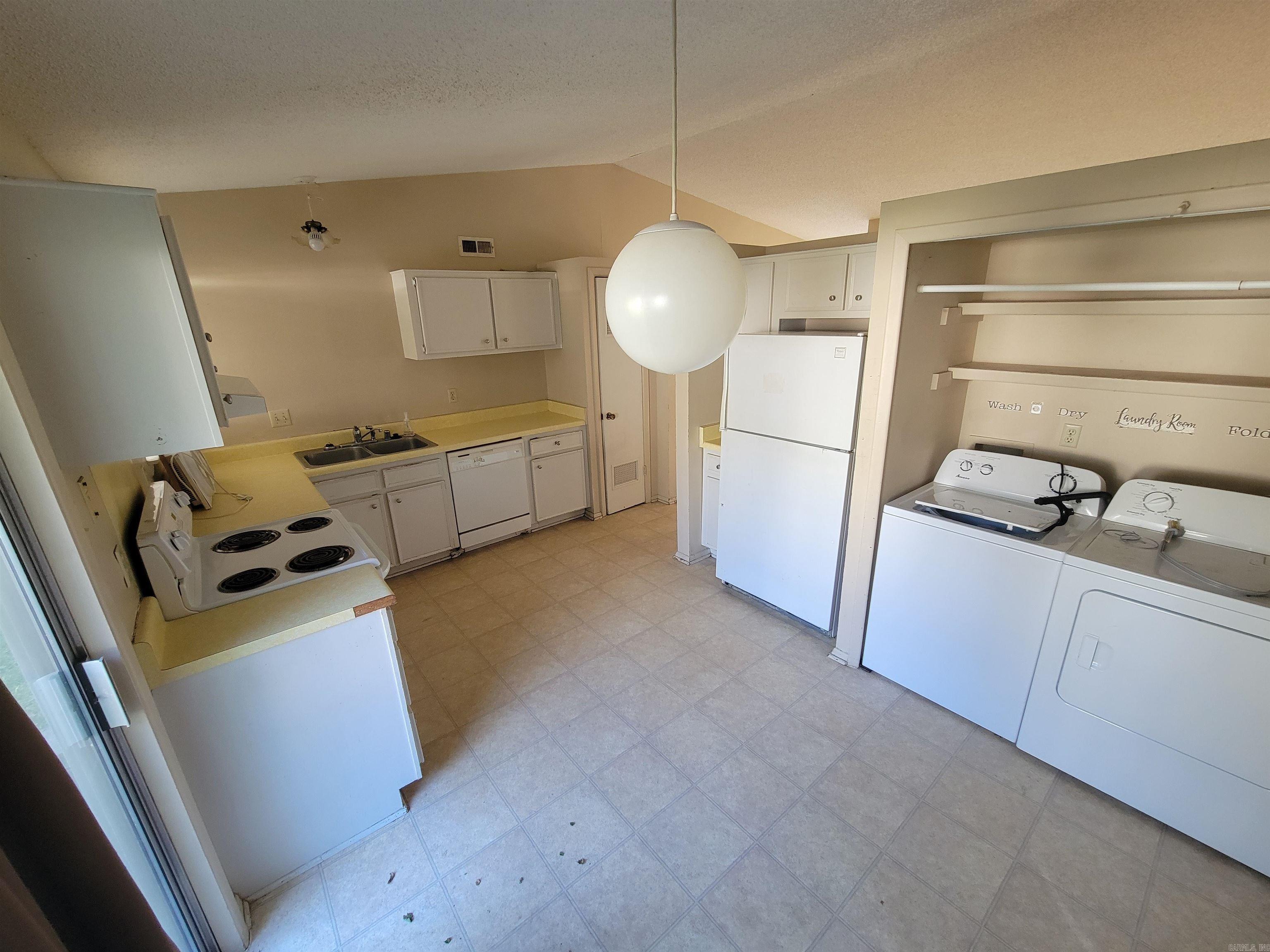 SOUTH BRIARFIELD - Residential