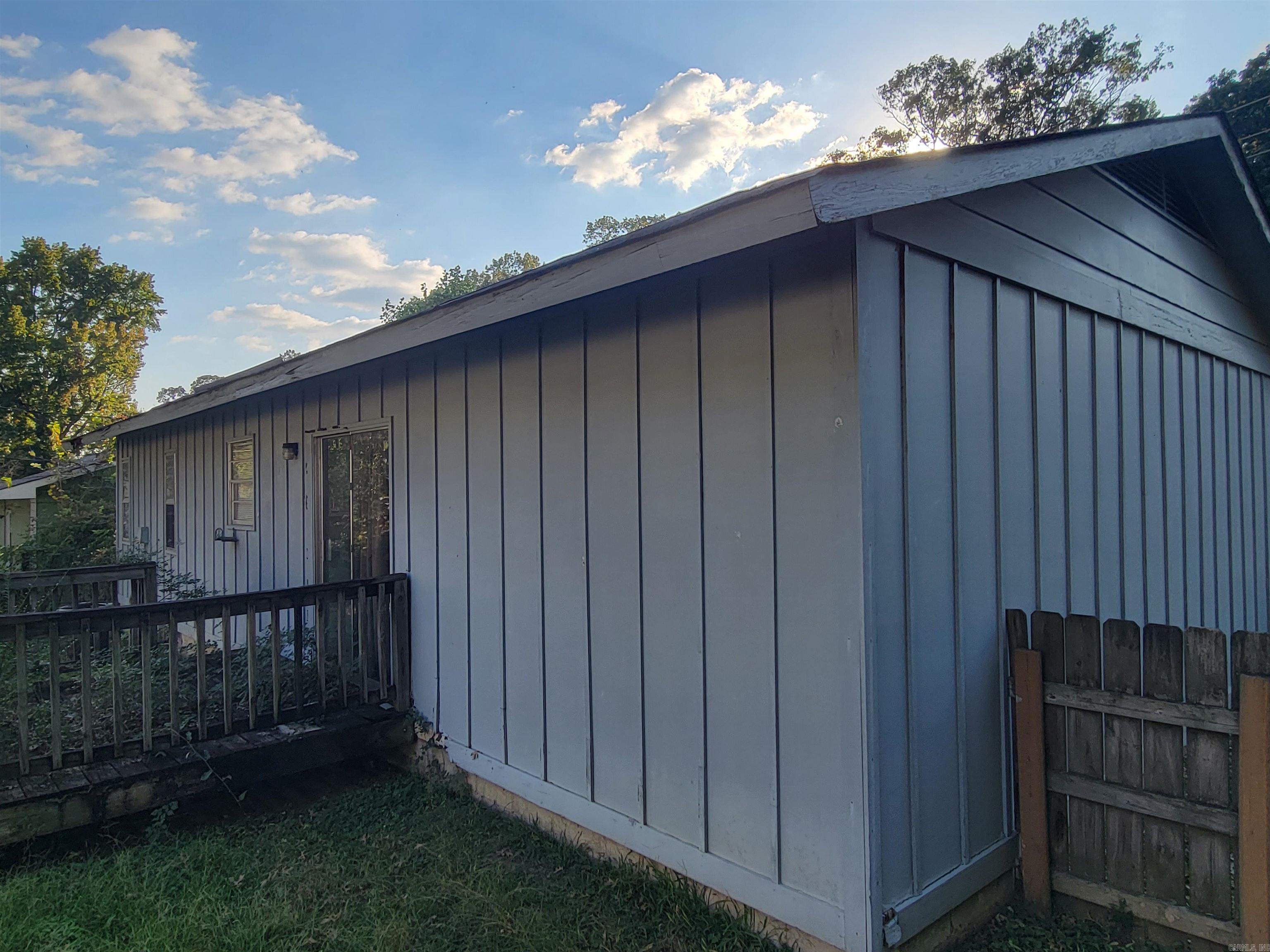 SOUTH BRIARFIELD - Residential