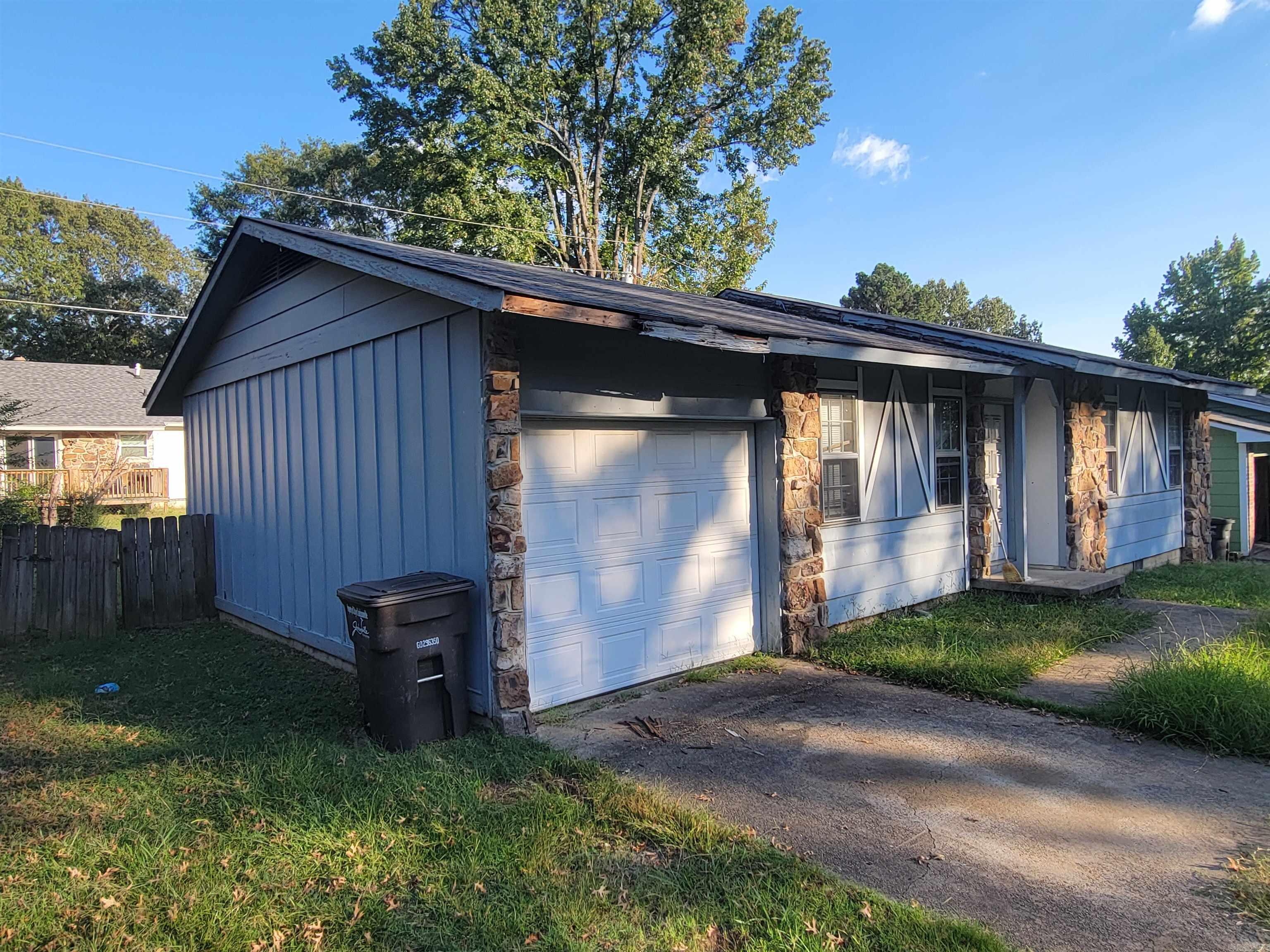 SOUTH BRIARFIELD - Residential
