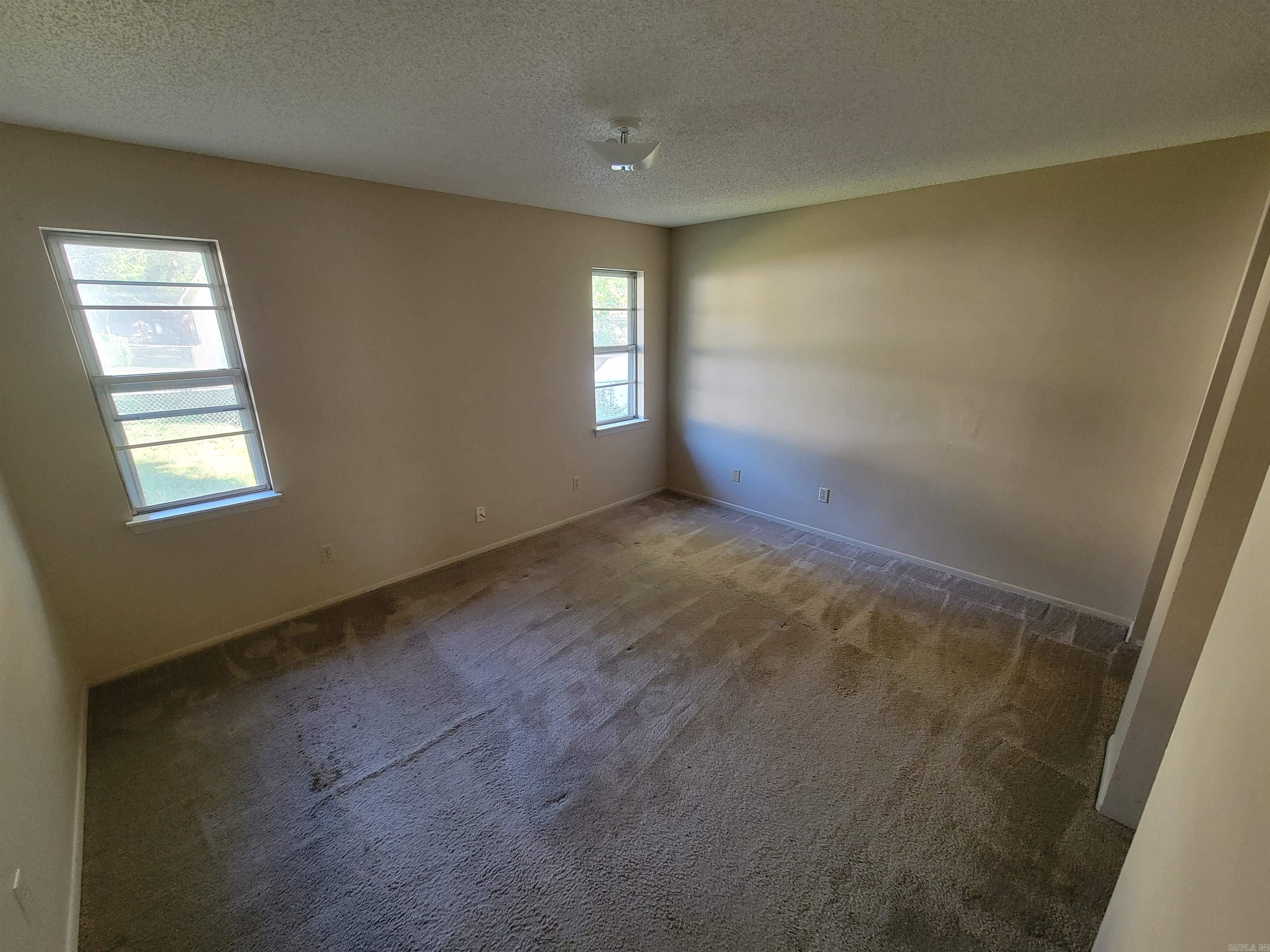 SOUTH BRIARFIELD - Residential