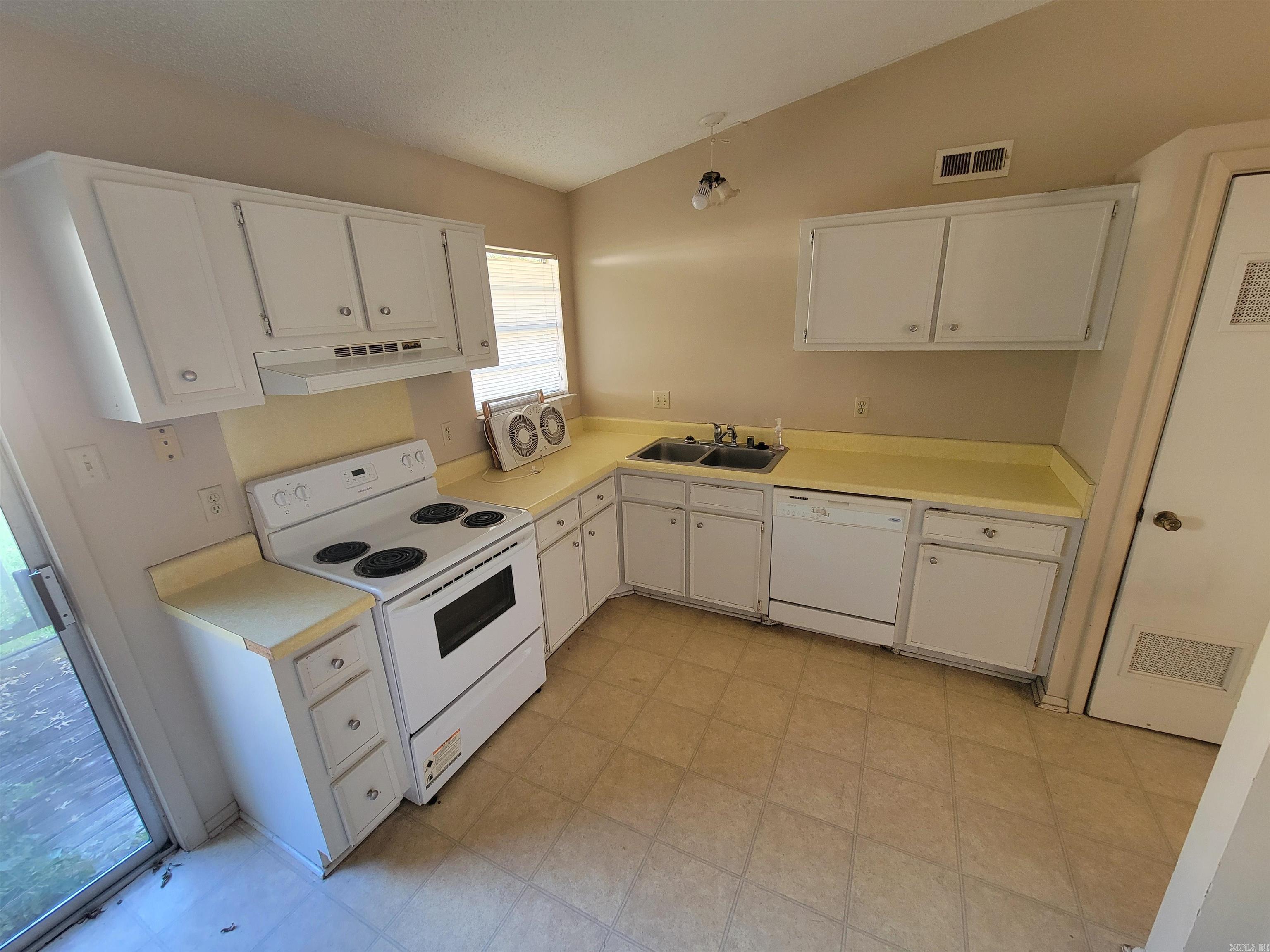 SOUTH BRIARFIELD - Residential