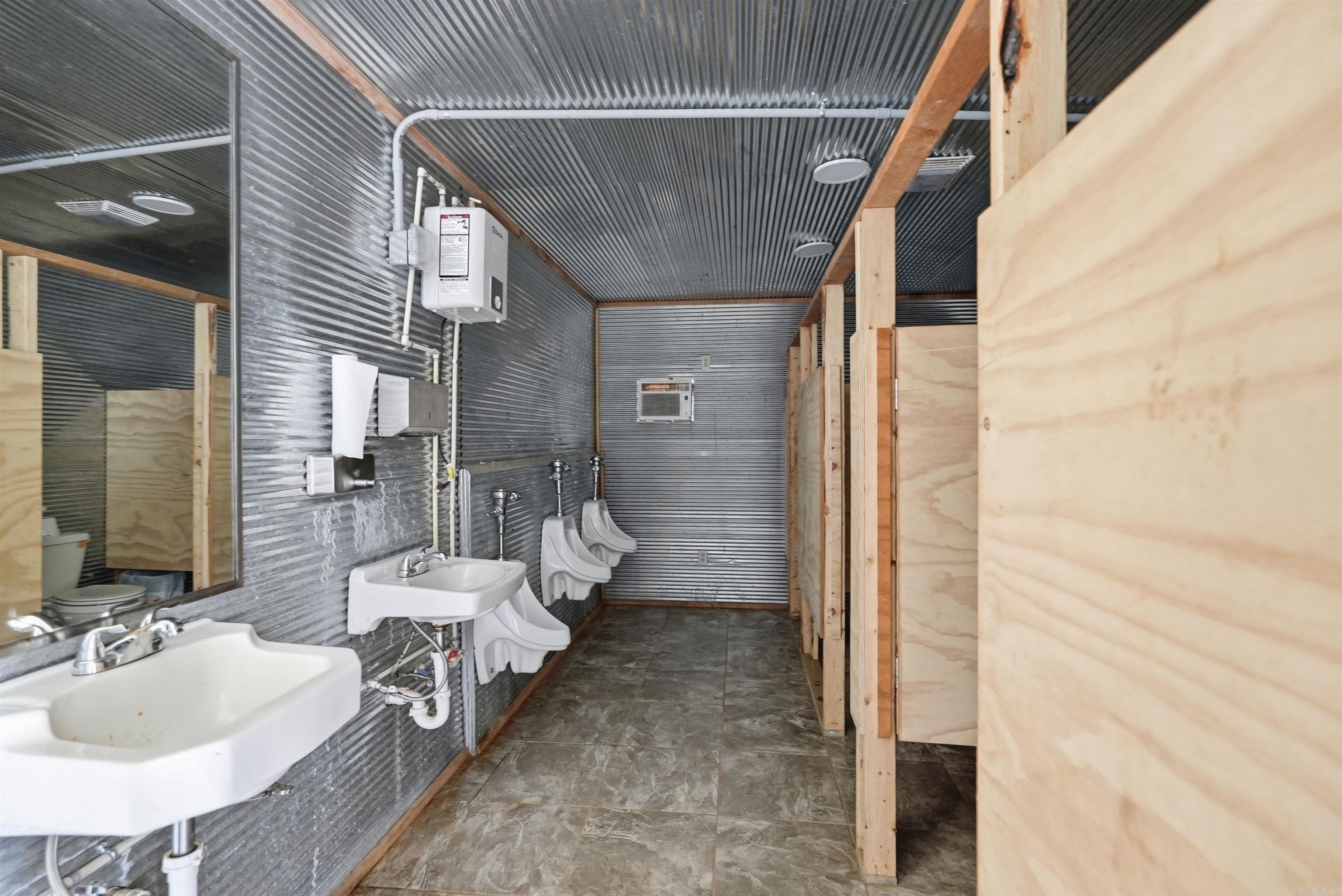 Metes & Bounds - Land