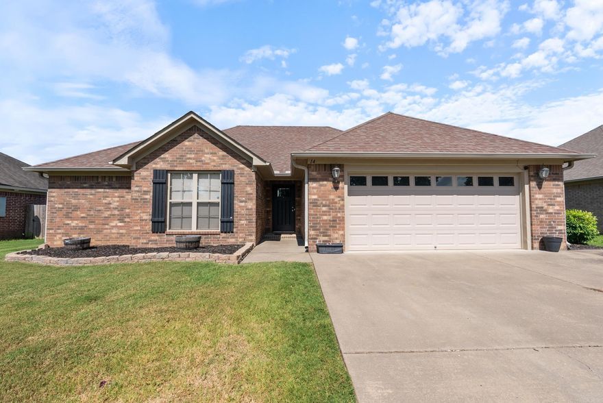 Come fall in love with this adorable home located in the heart of Vilonia. The kitchen and dining room flow effortlessly into the living room. This residence has stained concrete floors throughout for easy cleaning. All countertops are granite. Fully fenced back yard. New HVAC and new hot water heater in 2023. This house is a must see! Schedule your private viewing today. Property qualifies for 100% rural development financing