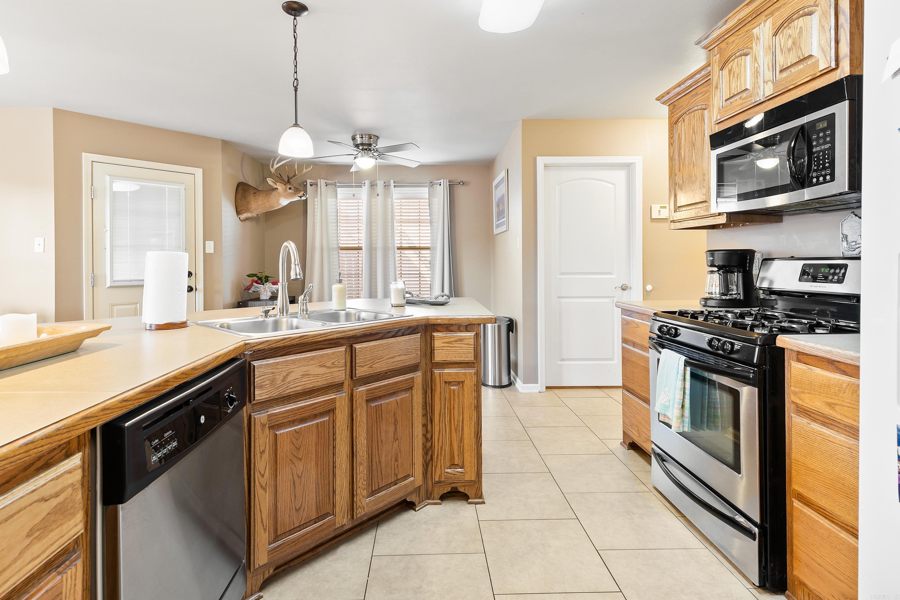 MADISON VILLAGE - Residential