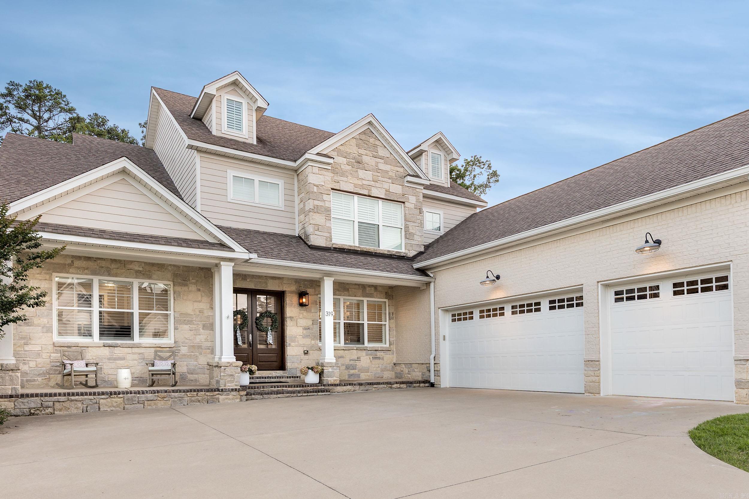 CHENAL VALLEY EPERNAY PLACE - Residential