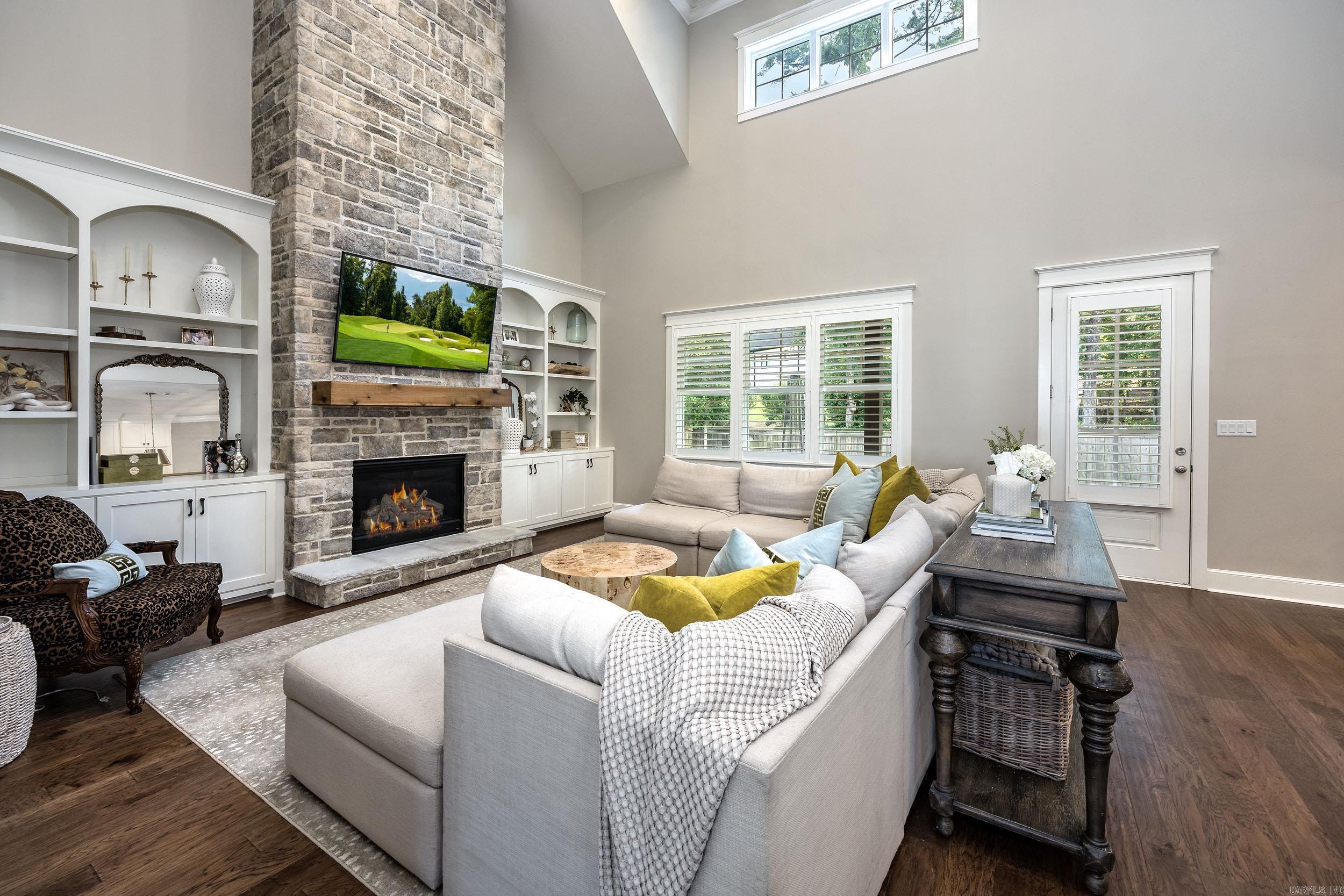 CHENAL VALLEY EPERNAY PLACE - Residential