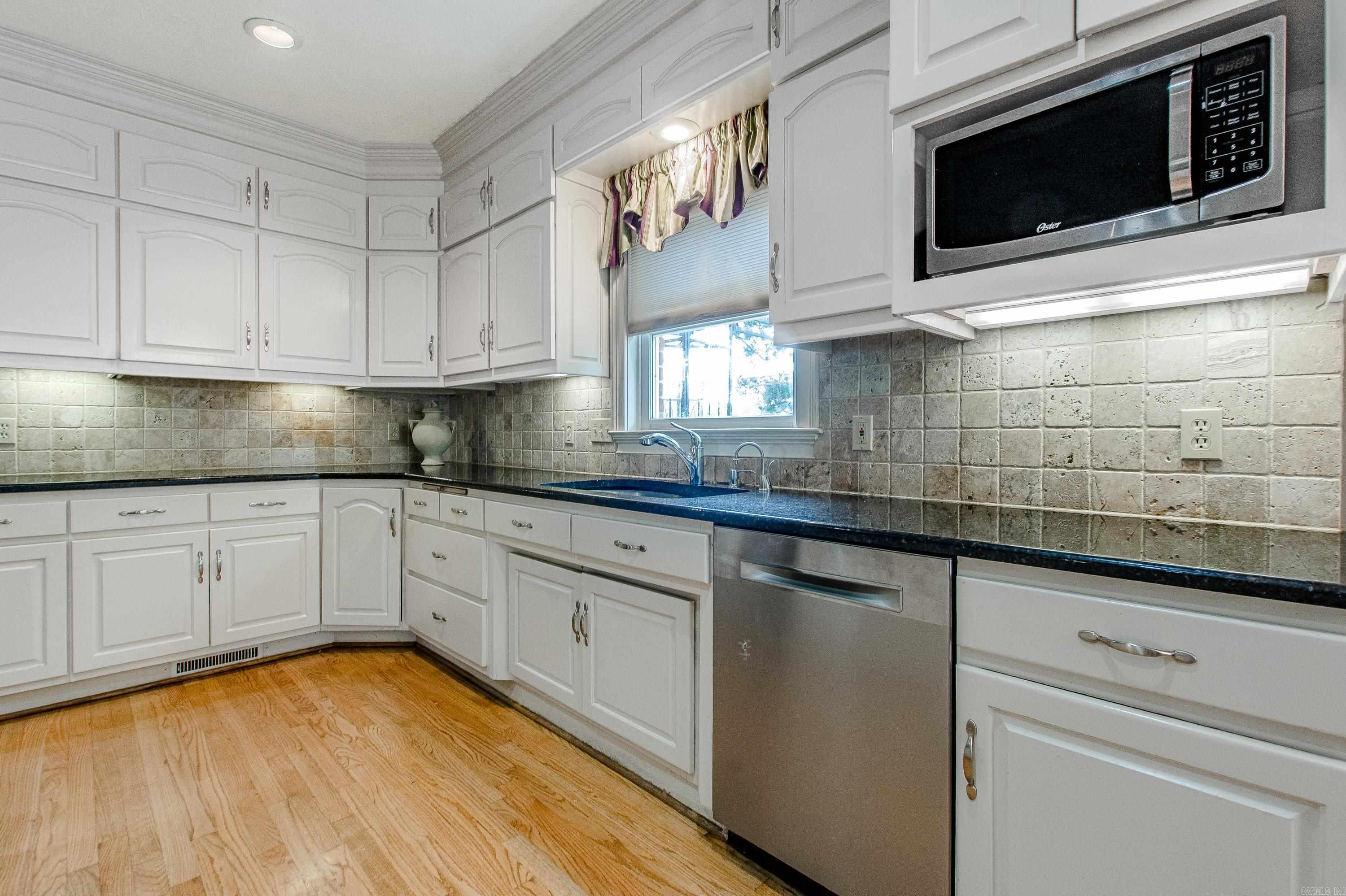 MAUMELLE CLUB MANOR TO CRYSTAL - Residential