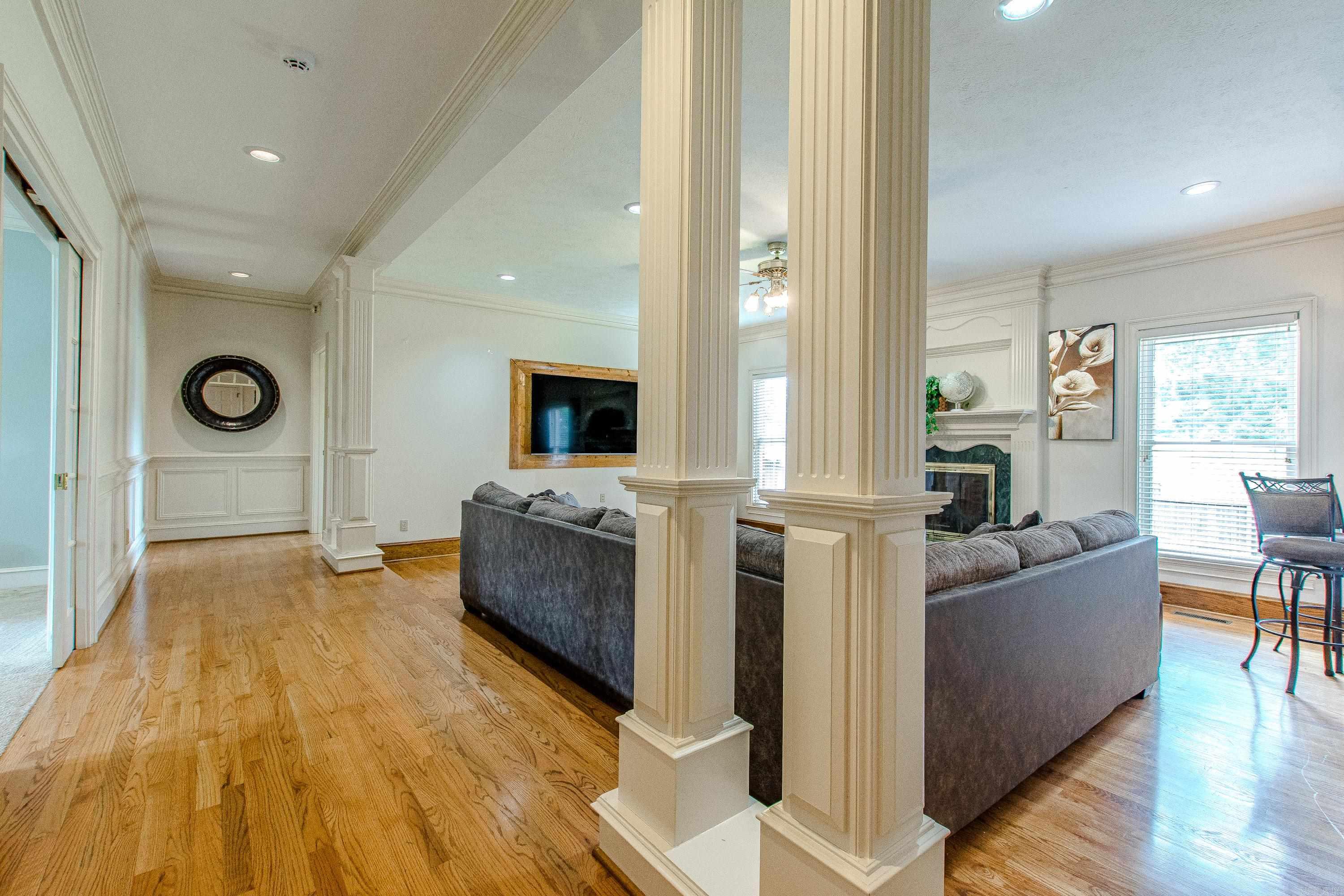 MAUMELLE CLUB MANOR TO CRYSTAL - Residential