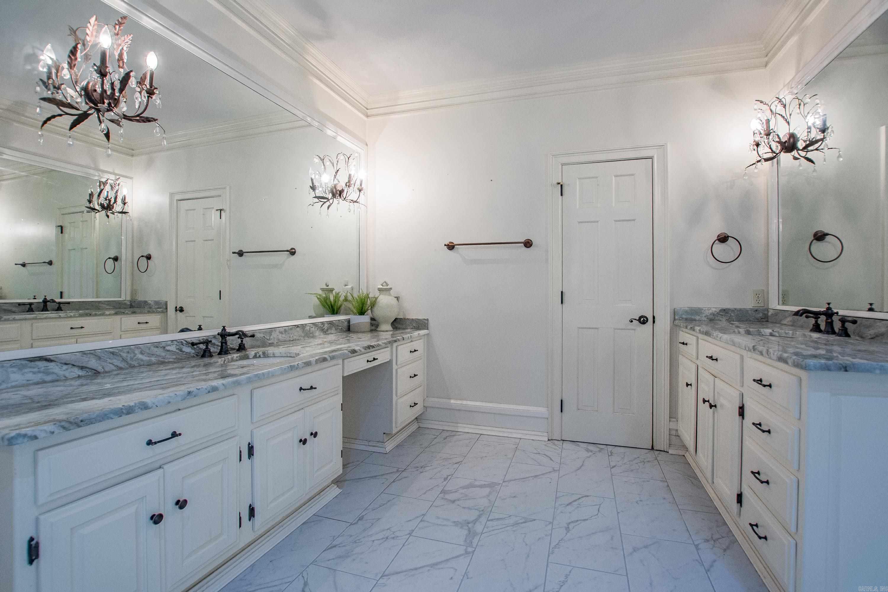 MAUMELLE CLUB MANOR TO CRYSTAL - Residential