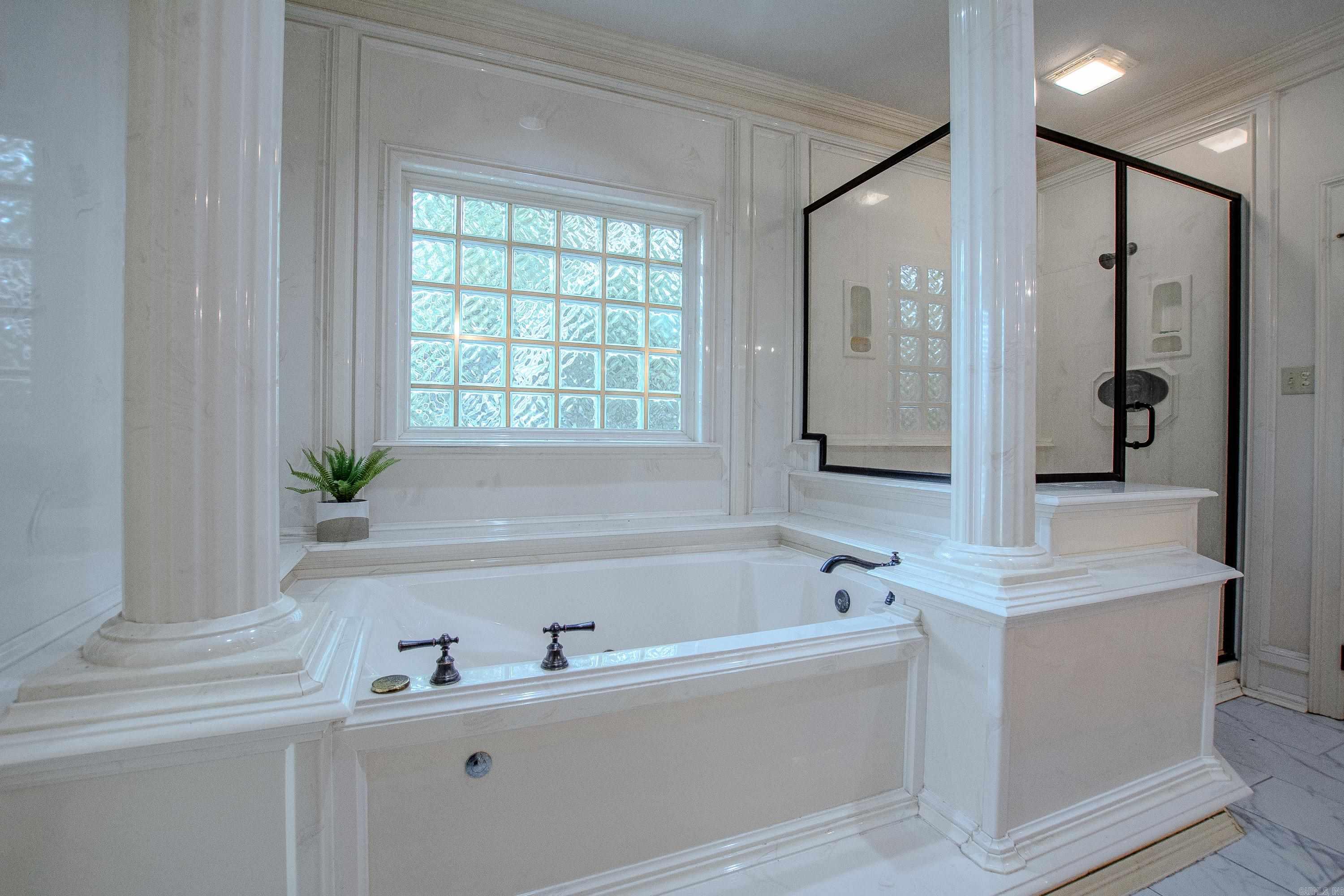 MAUMELLE CLUB MANOR TO CRYSTAL - Residential