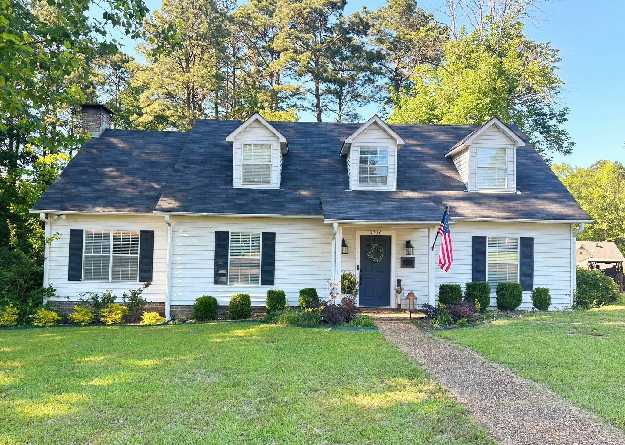 Welcome to 1130 Woodside! This beautiful 4 bedroom, 2.5 bath Colonial-style home offers 2,118 sq. ft. of living space in the highly sought-after Pine Hills subdivision. From the moment you step inside, youāll notice the thoughtful updates throughout, including new flooring, fresh paint, and a new roofāmaking this home truly move-in ready. The spacious layout features a living area, a separate den, a bright kitchen, and a beautiful formal dining. Upstairs, youāll find 3 of the 4 bedrooms with a full and half bath. This classic Colonial design blends charm with modern comfort along with siting in this desirable neighborhood known for its welcoming community feel and convenient location this listing is sure to be highly sought after.