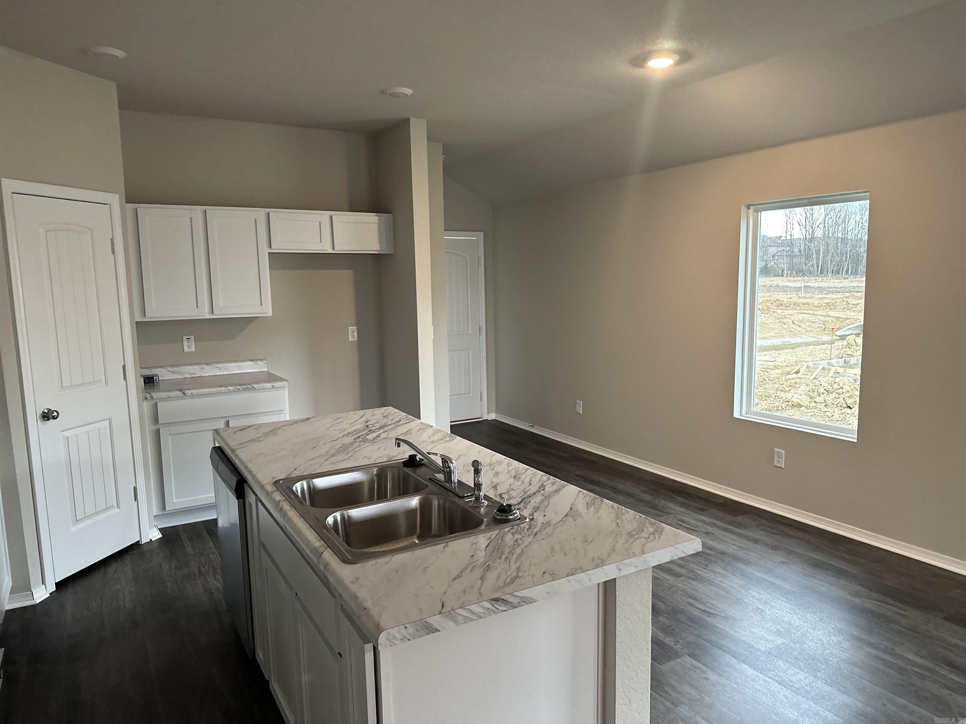 COUNTRY CLUB OF ARK THE - Residential