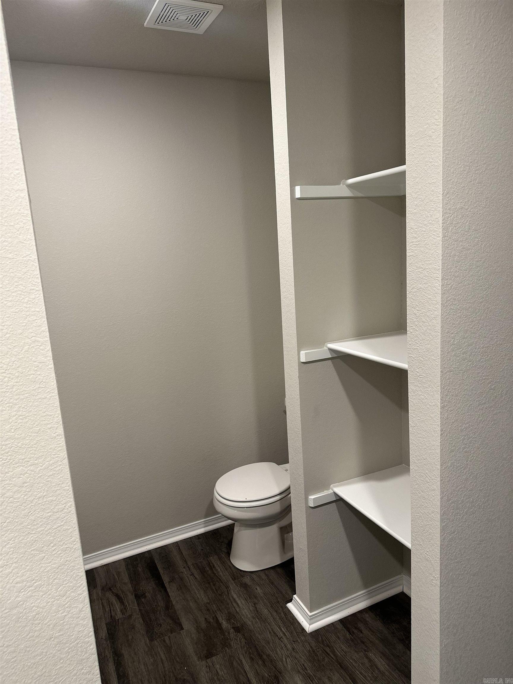 COUNTRY CLUB OF ARK THE - Residential