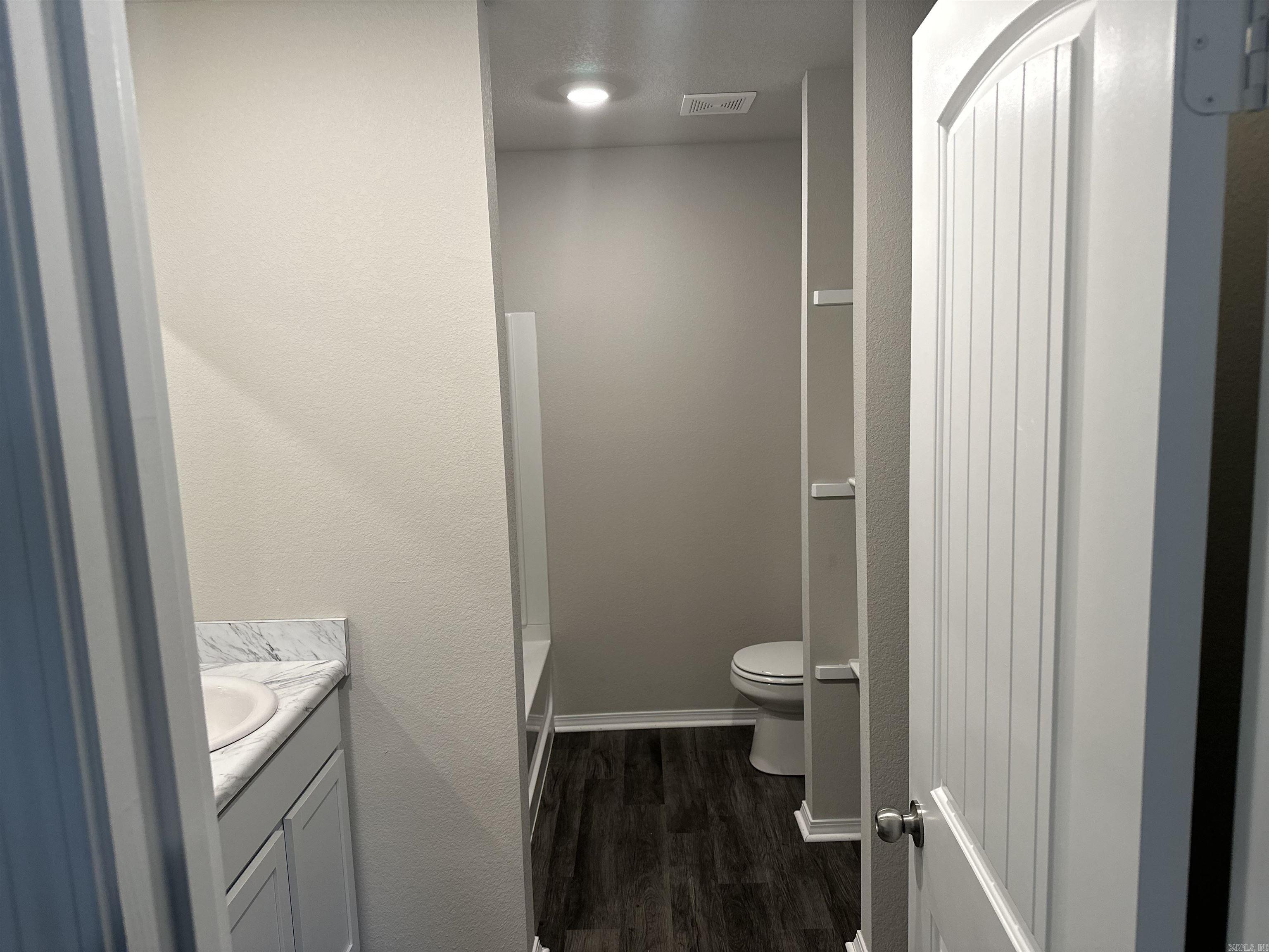 COUNTRY CLUB OF ARK THE - Residential