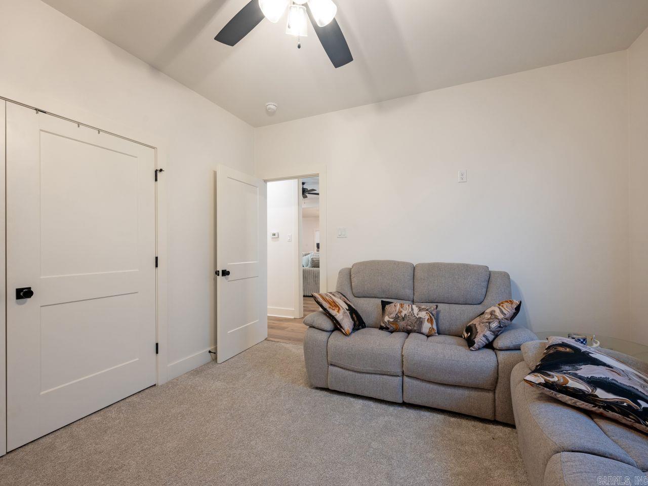 NORTH SHORE @ HURRICANE LAKE EST - Residential