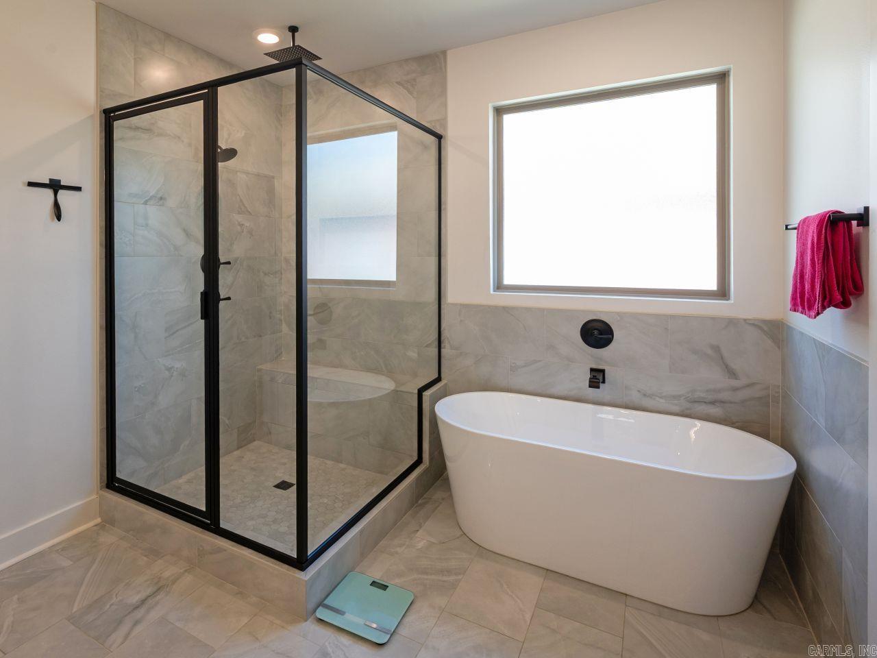 NORTH SHORE @ HURRICANE LAKE EST - Residential