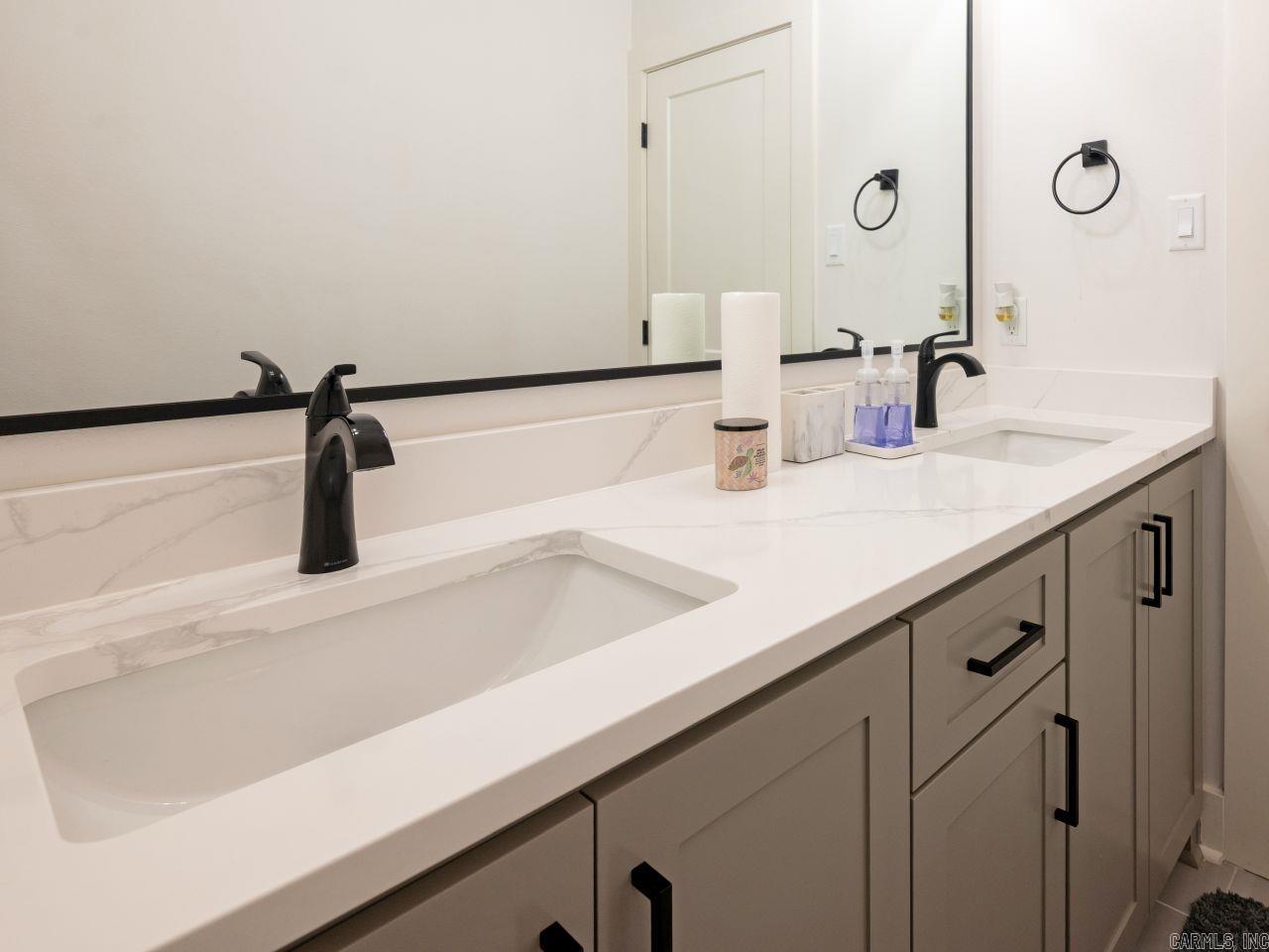 NORTH SHORE @ HURRICANE LAKE EST - Residential