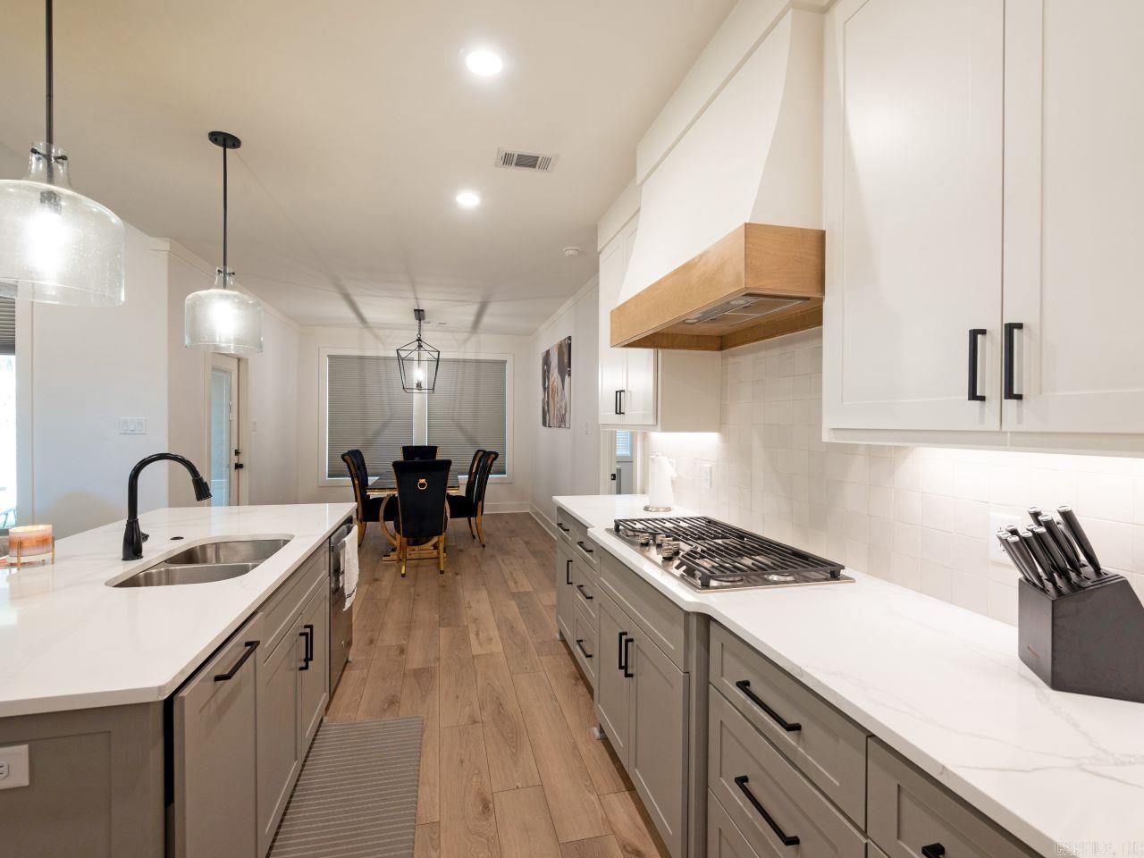 NORTH SHORE @ HURRICANE LAKE EST - Residential