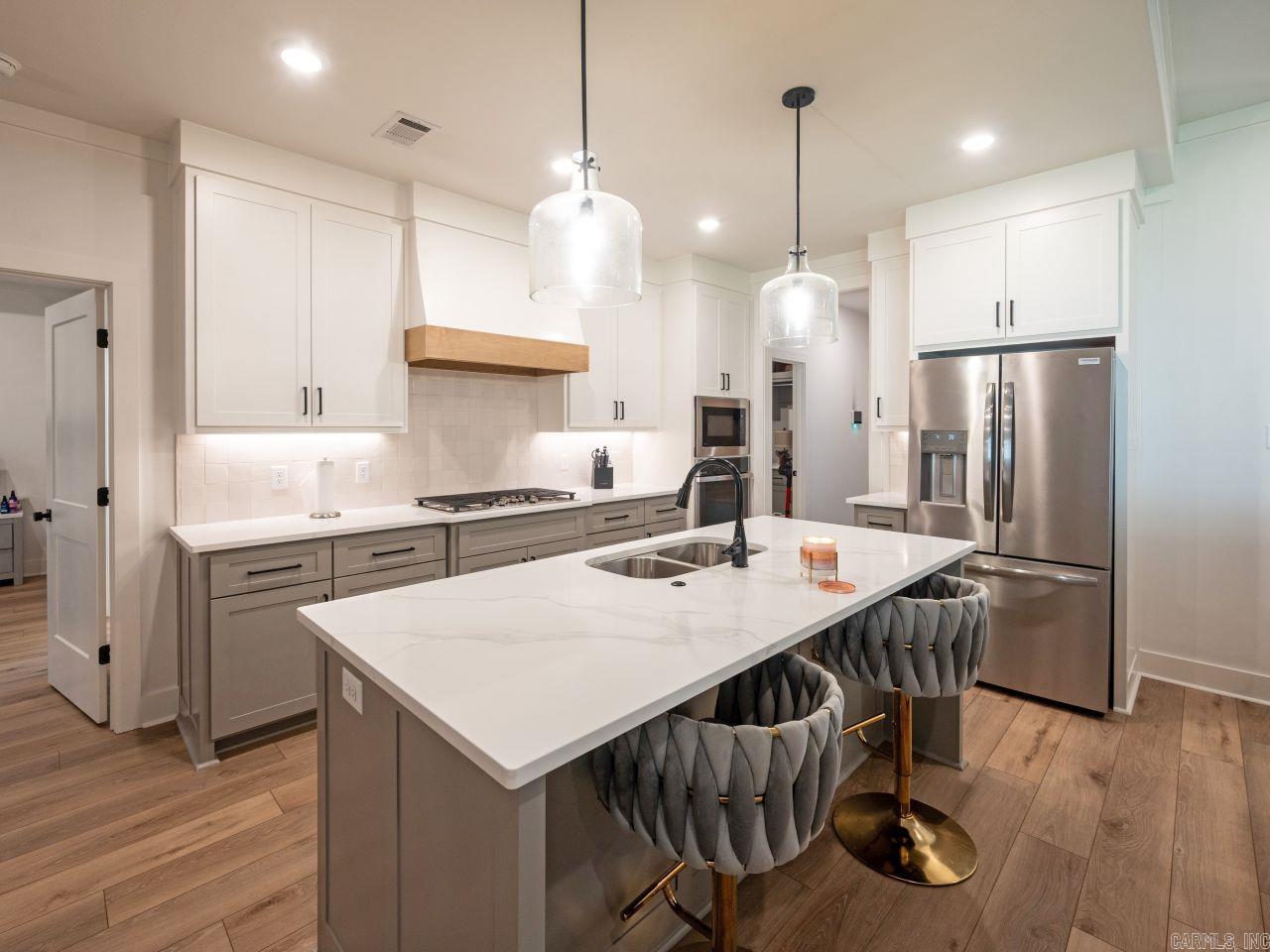 NORTH SHORE @ HURRICANE LAKE EST - Residential