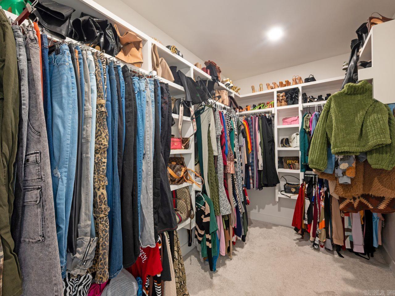 NORTH SHORE @ HURRICANE LAKE EST - Residential