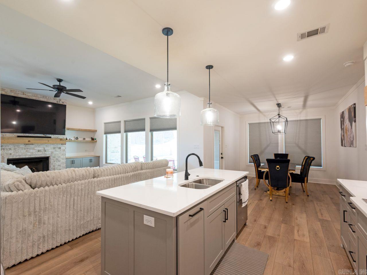 NORTH SHORE @ HURRICANE LAKE EST - Residential