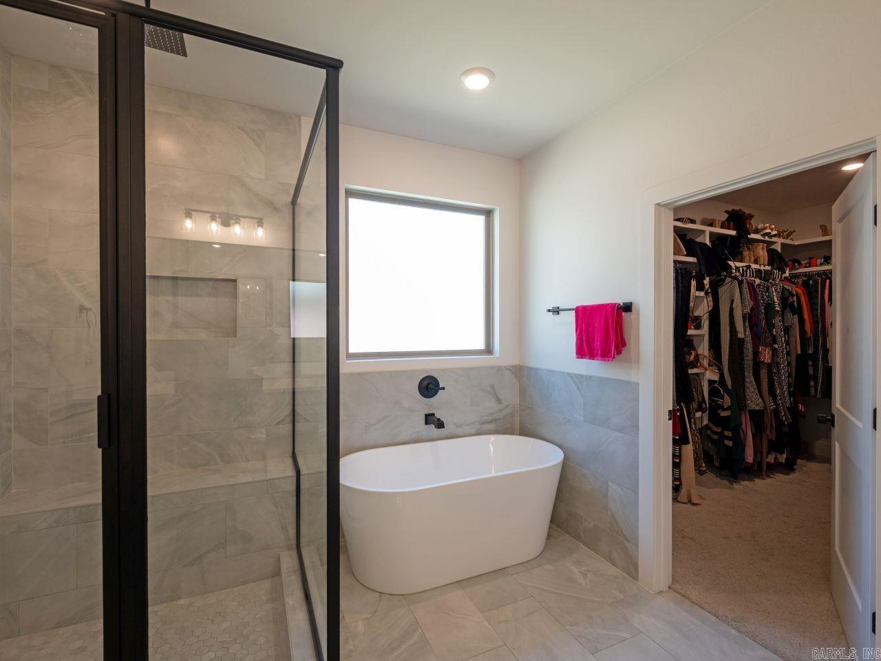 NORTH SHORE @ HURRICANE LAKE EST - Residential