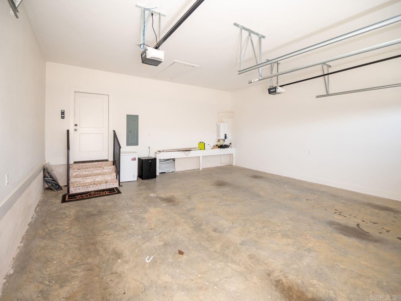 NORTH SHORE @ HURRICANE LAKE EST - Residential