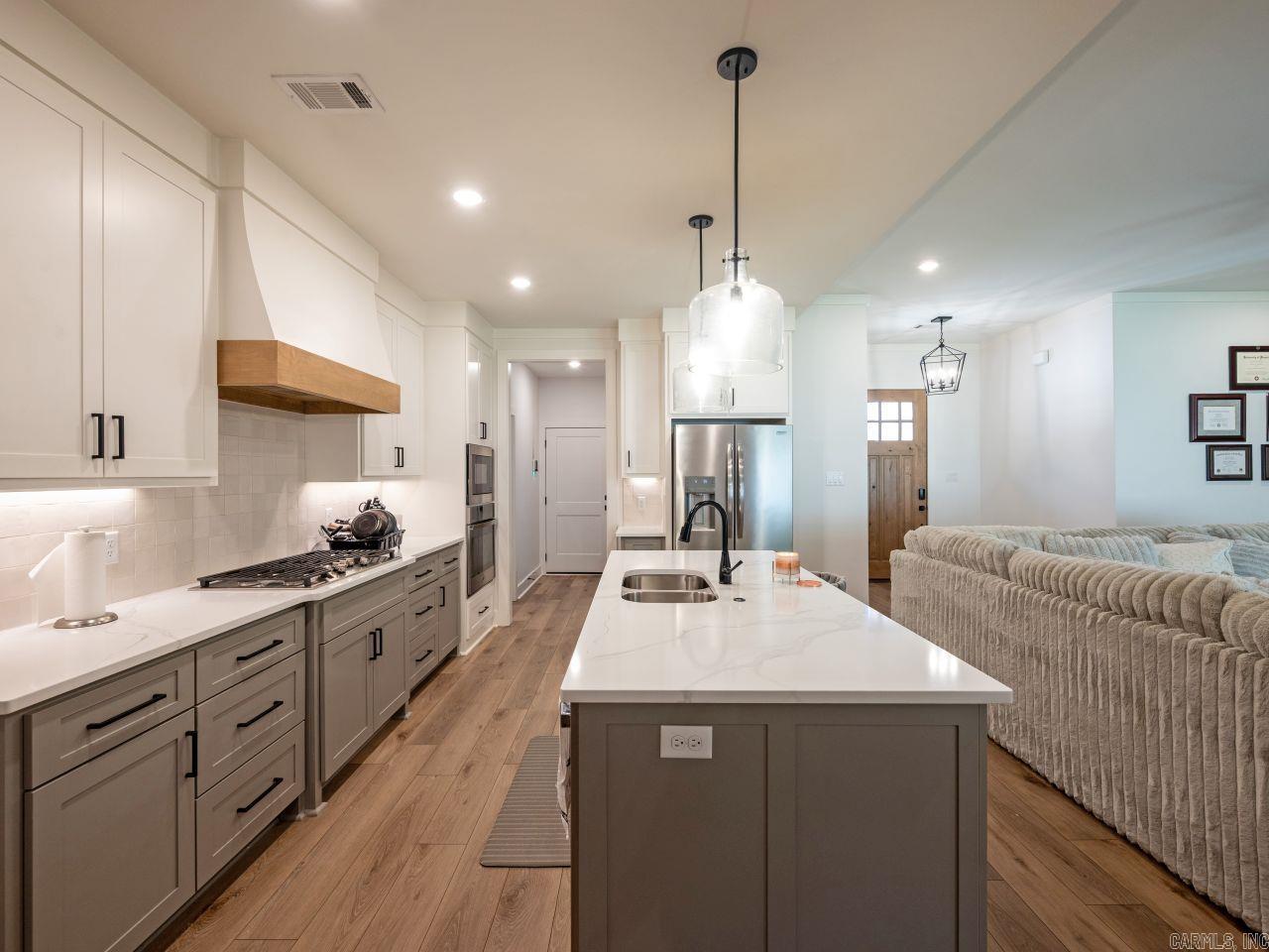 NORTH SHORE @ HURRICANE LAKE EST - Residential