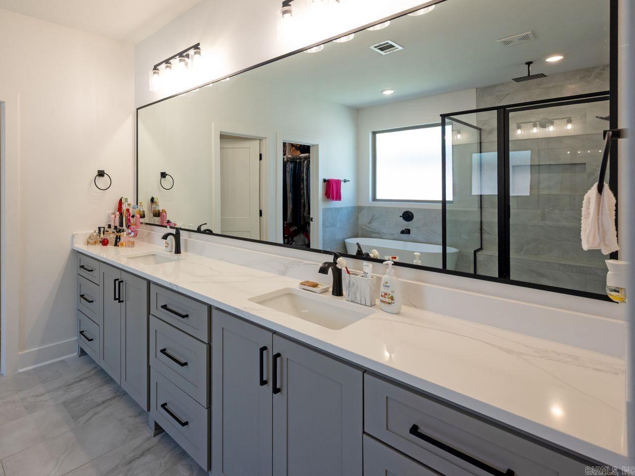 NORTH SHORE @ HURRICANE LAKE EST - Residential