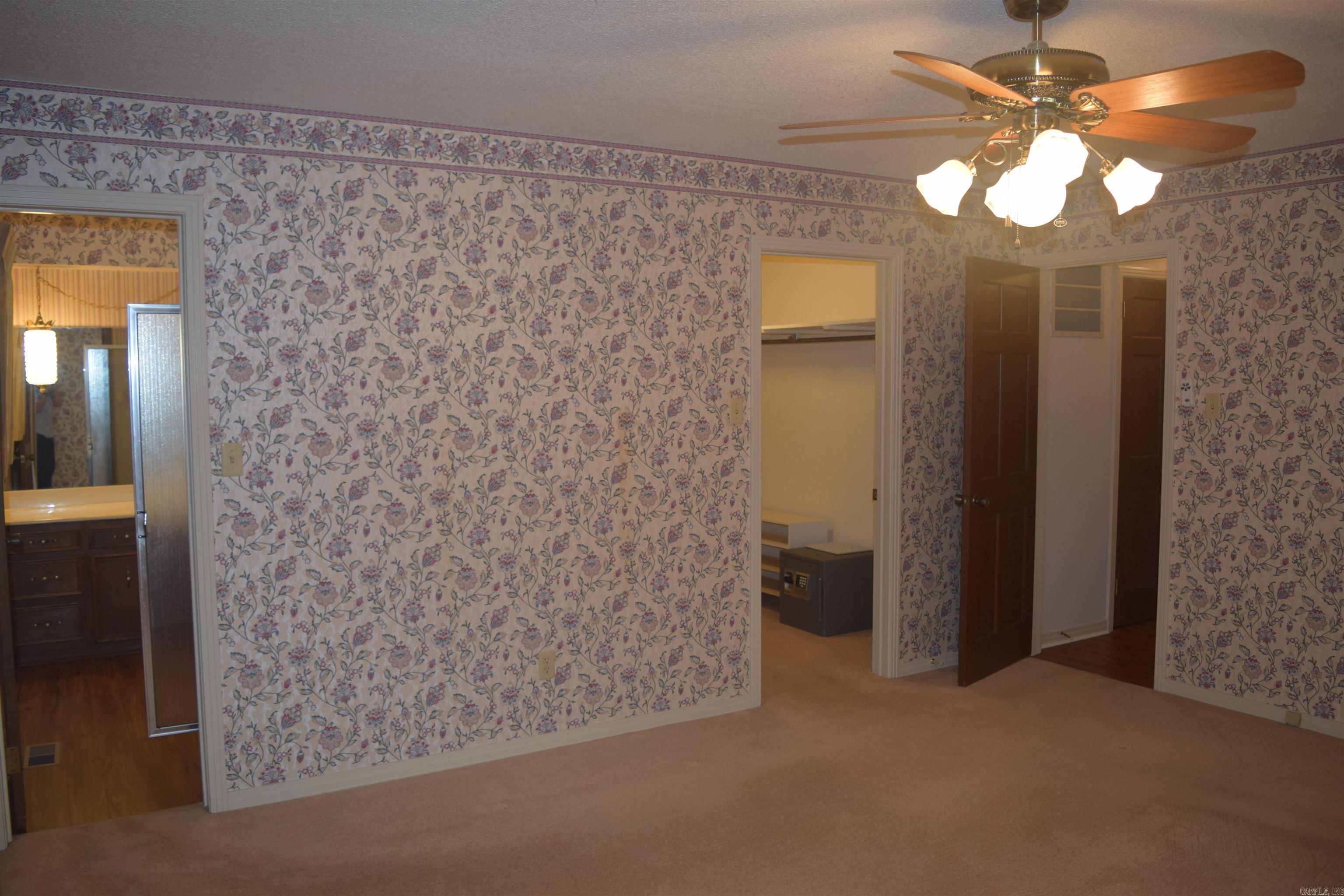 EAST MEADOW - Residential