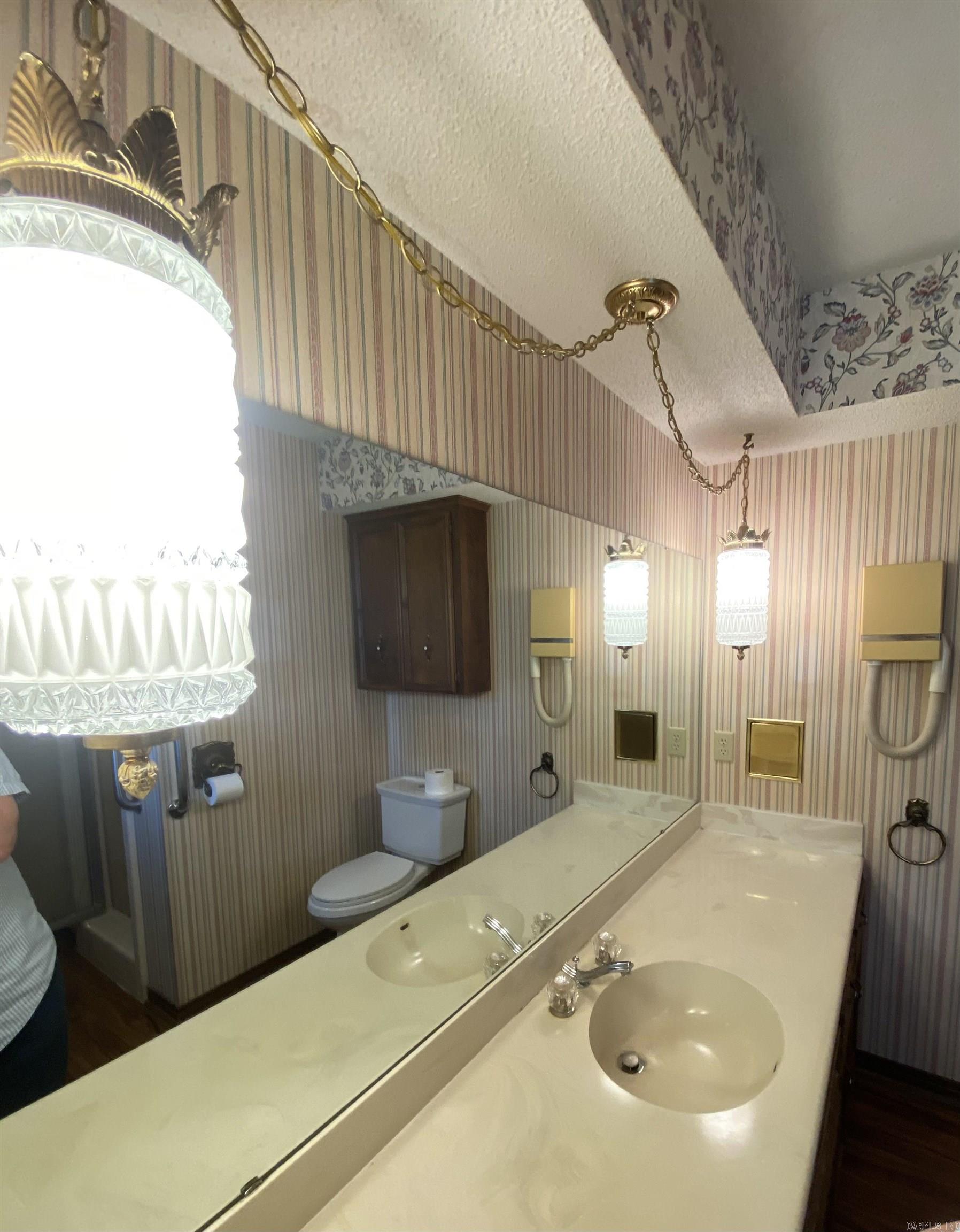 EAST MEADOW - Residential