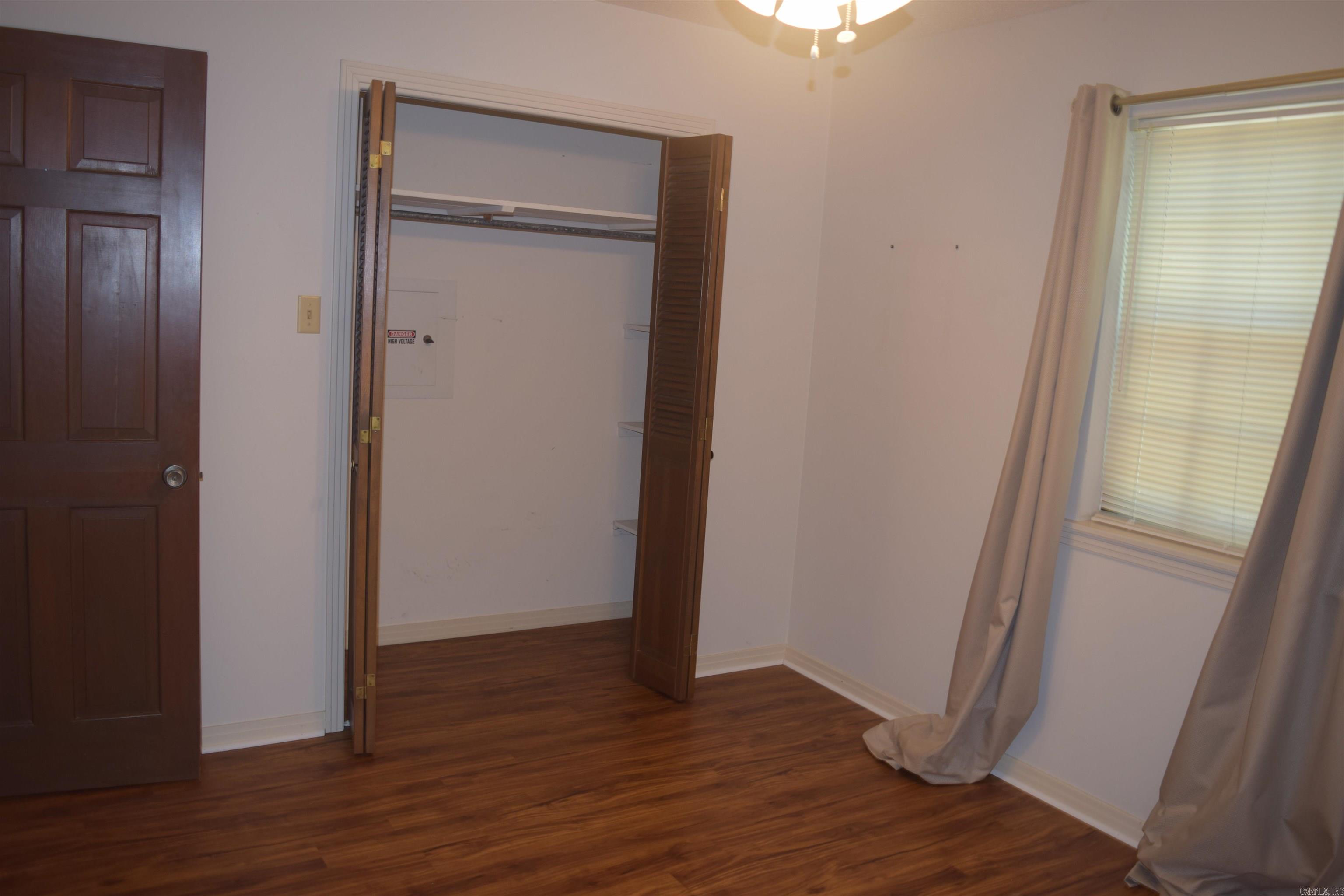 EAST MEADOW - Residential