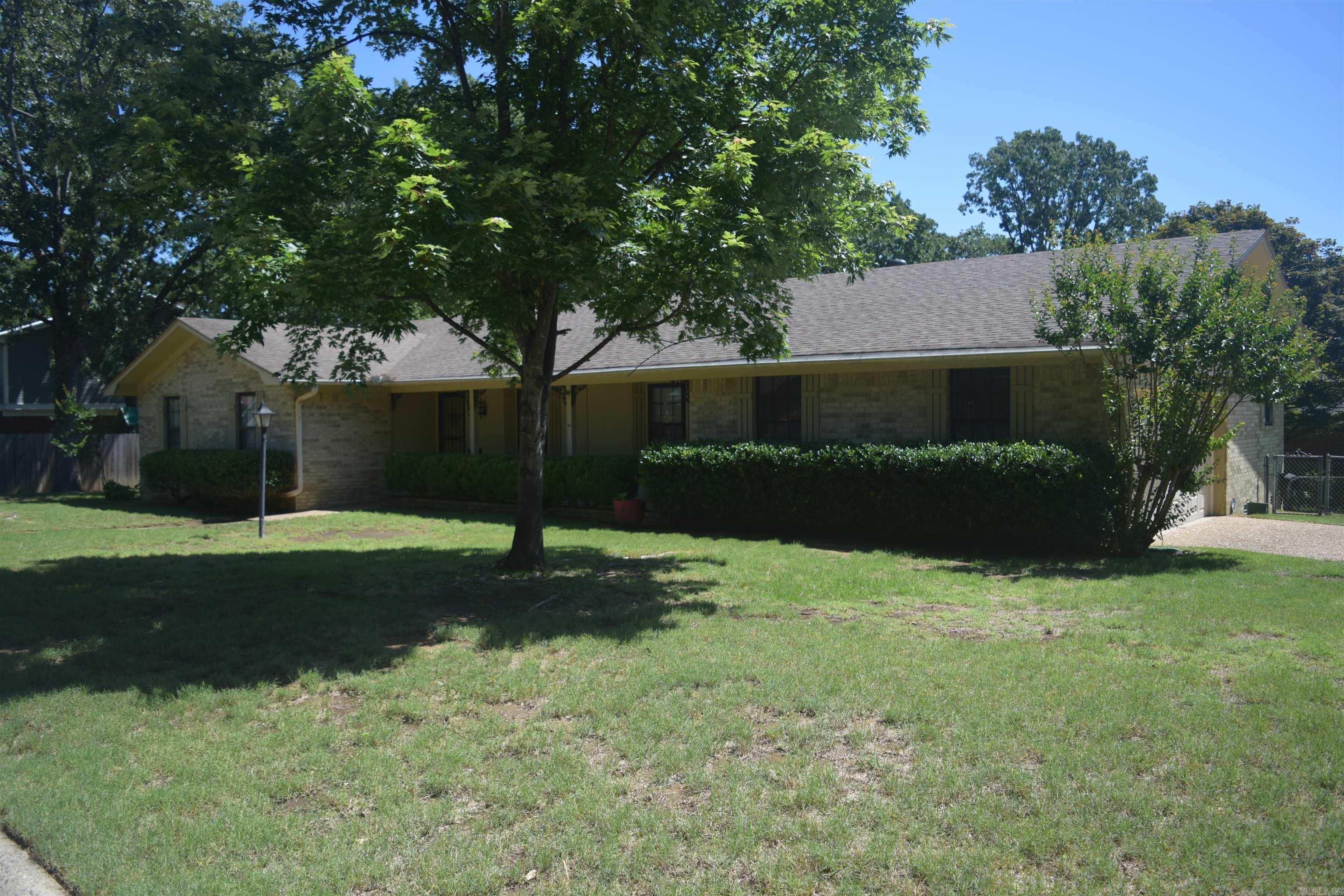 EAST MEADOW - Residential