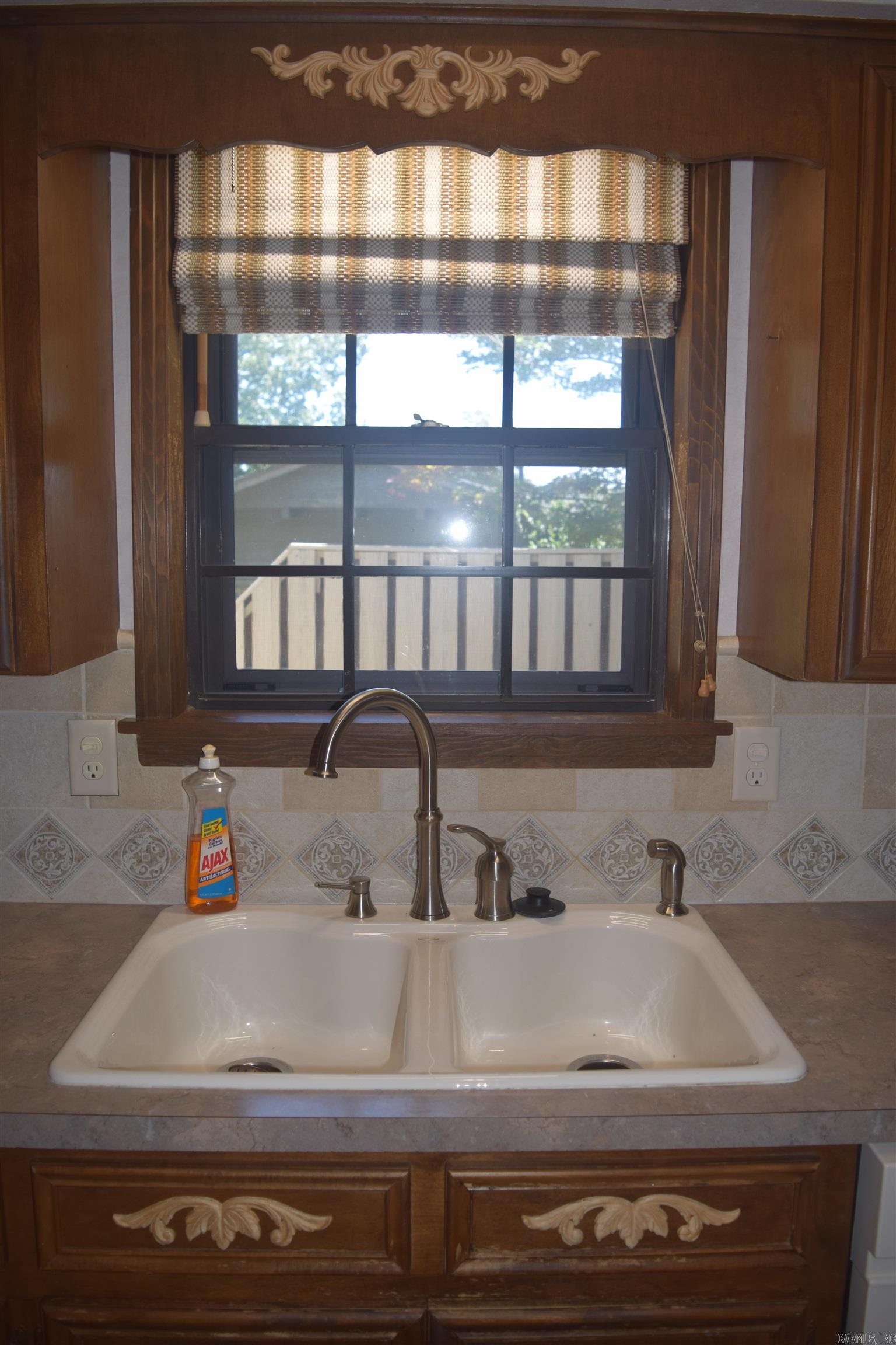 EAST MEADOW - Residential