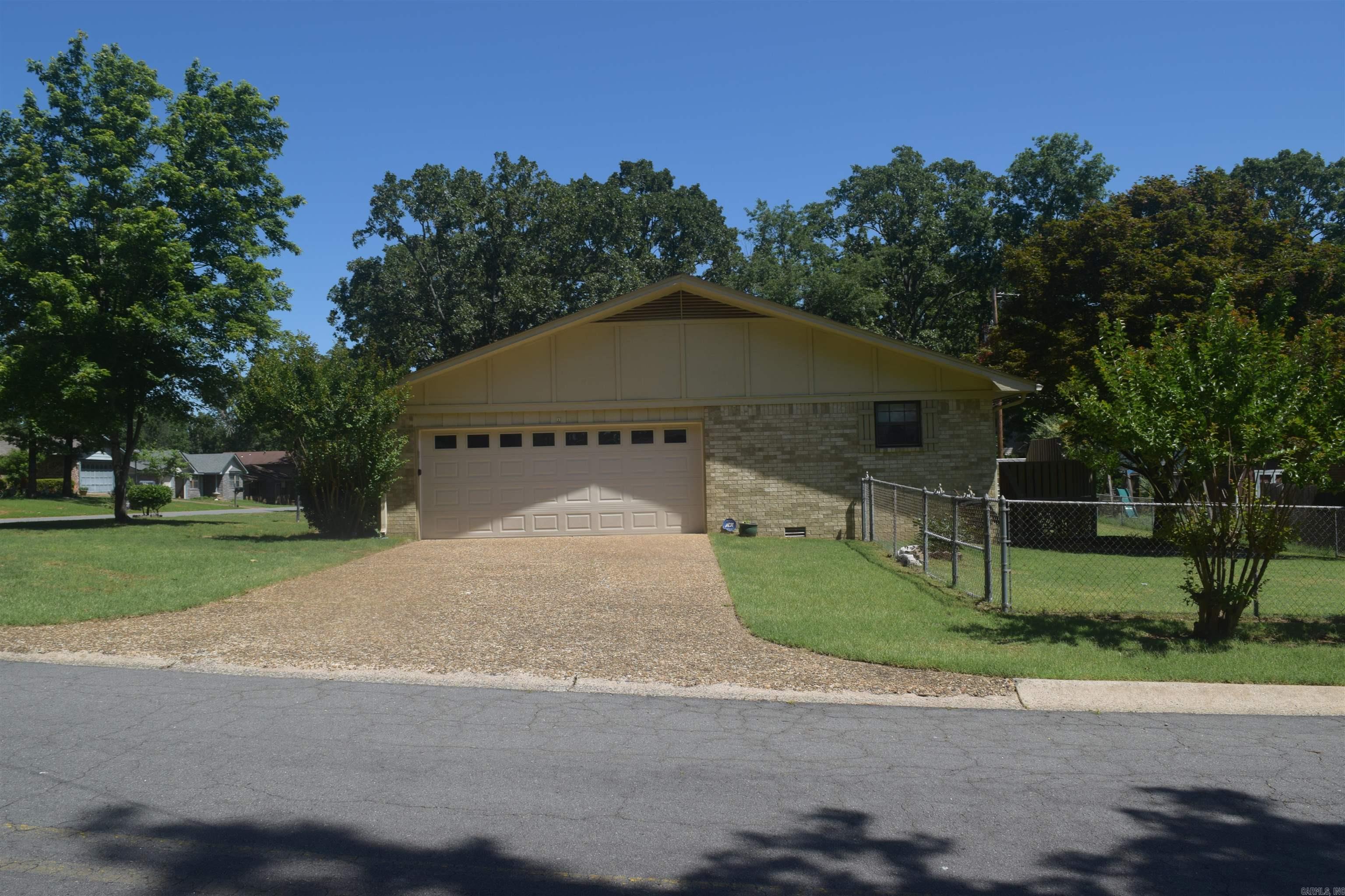 EAST MEADOW - Residential