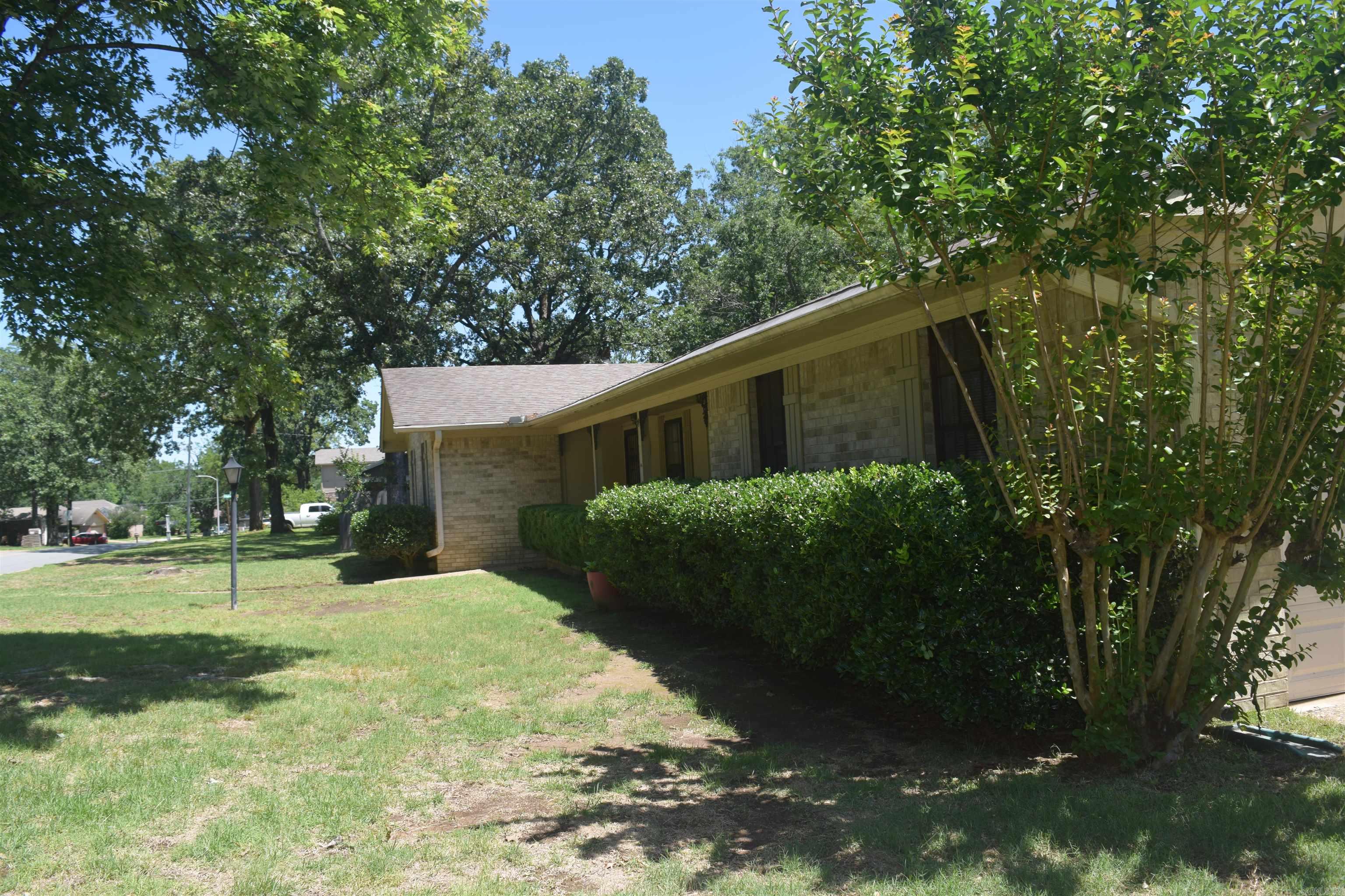 EAST MEADOW - Residential