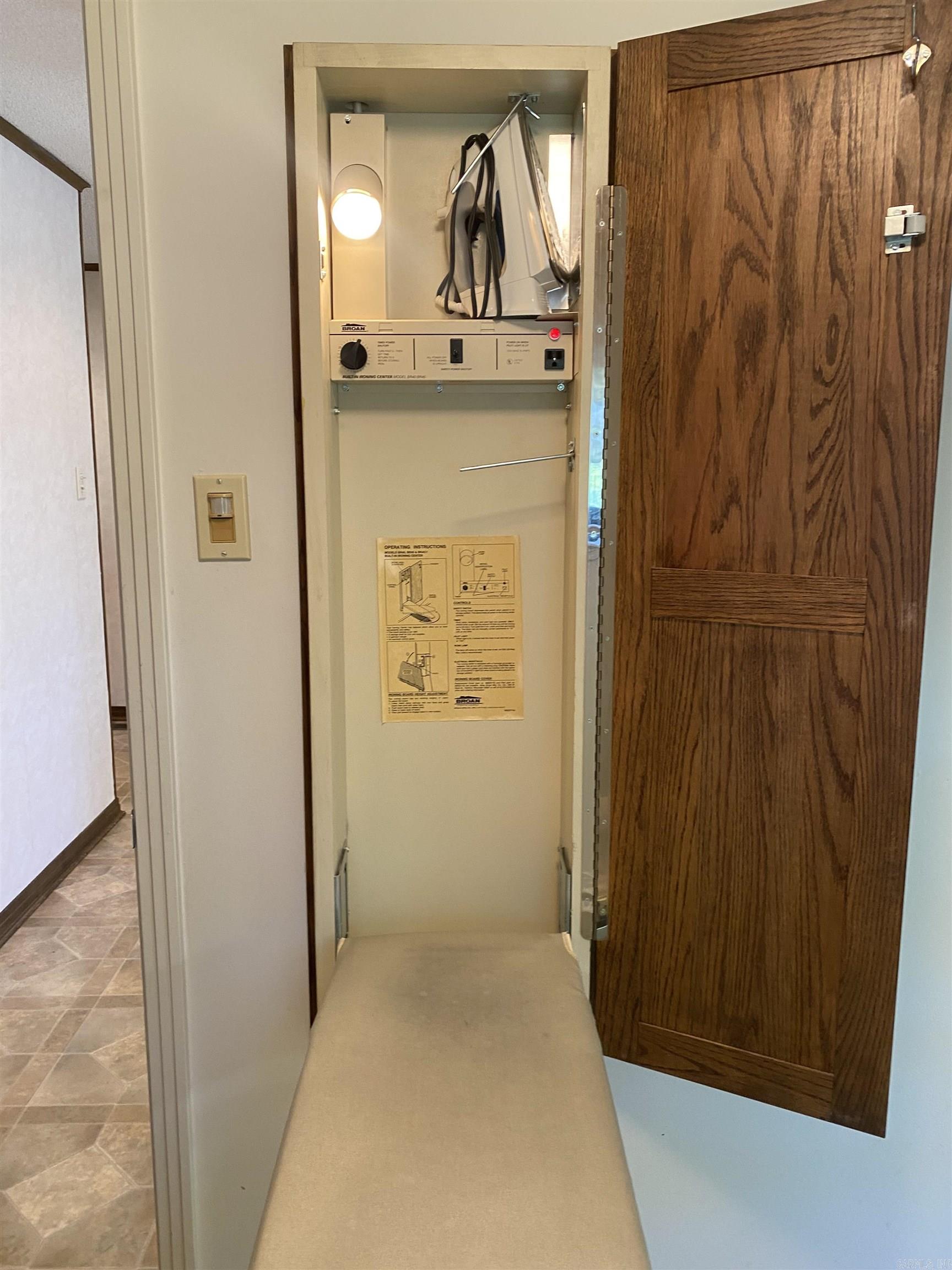 EAST MEADOW - Residential